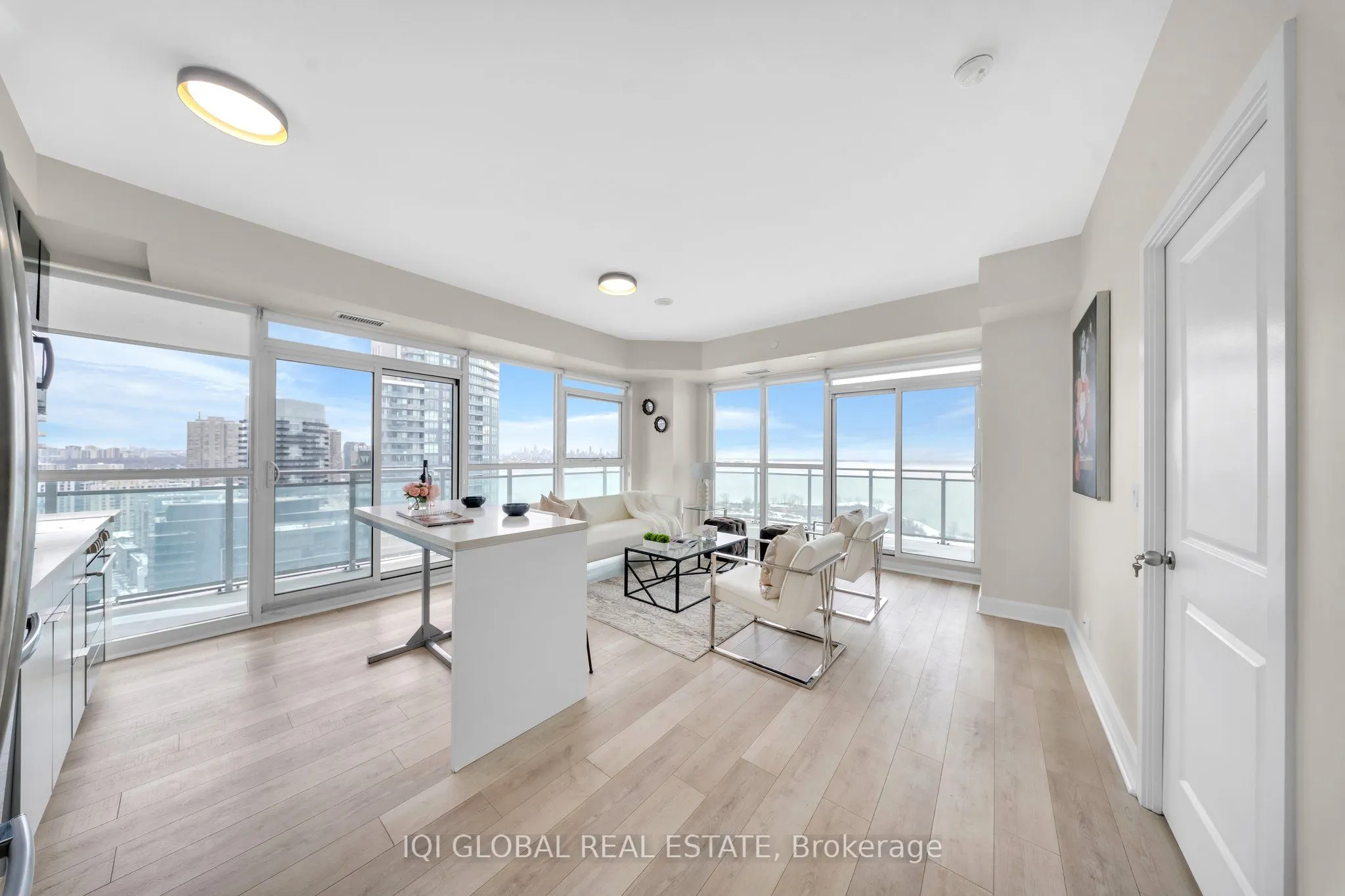 33 Shore Breeze Drive, #2509