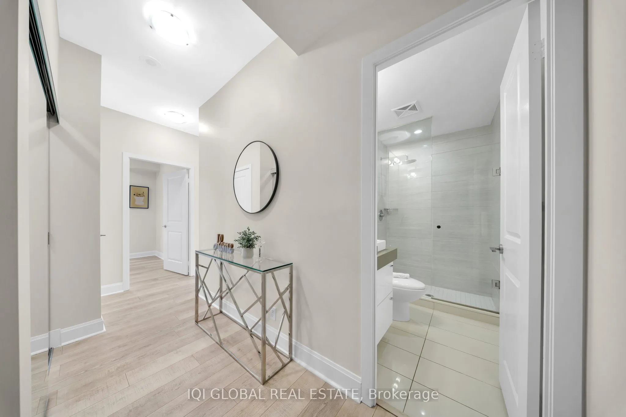 33 Shore Breeze Drive, #2509