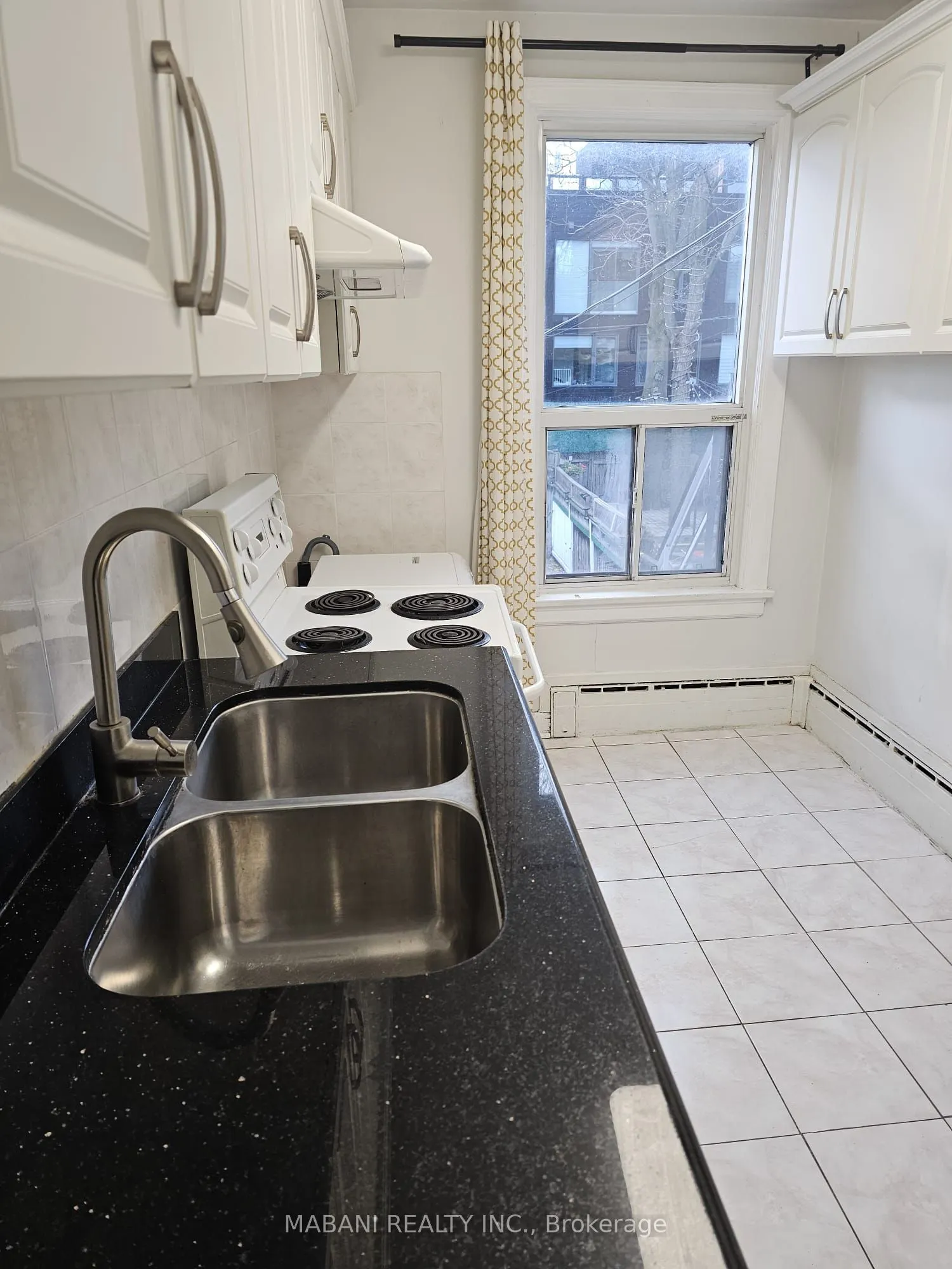 414 Roncesvalles Avenue, #2