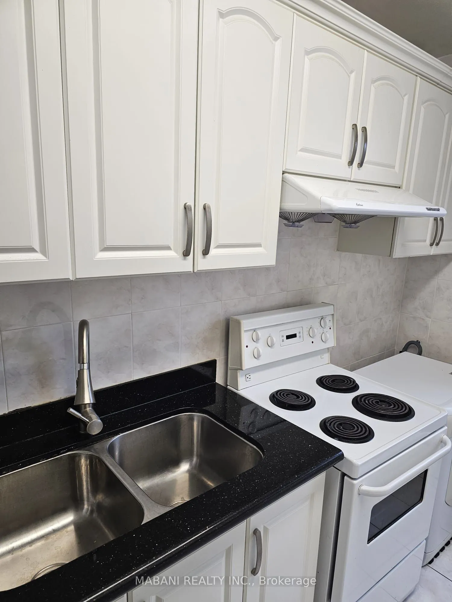414 Roncesvalles Avenue, #2