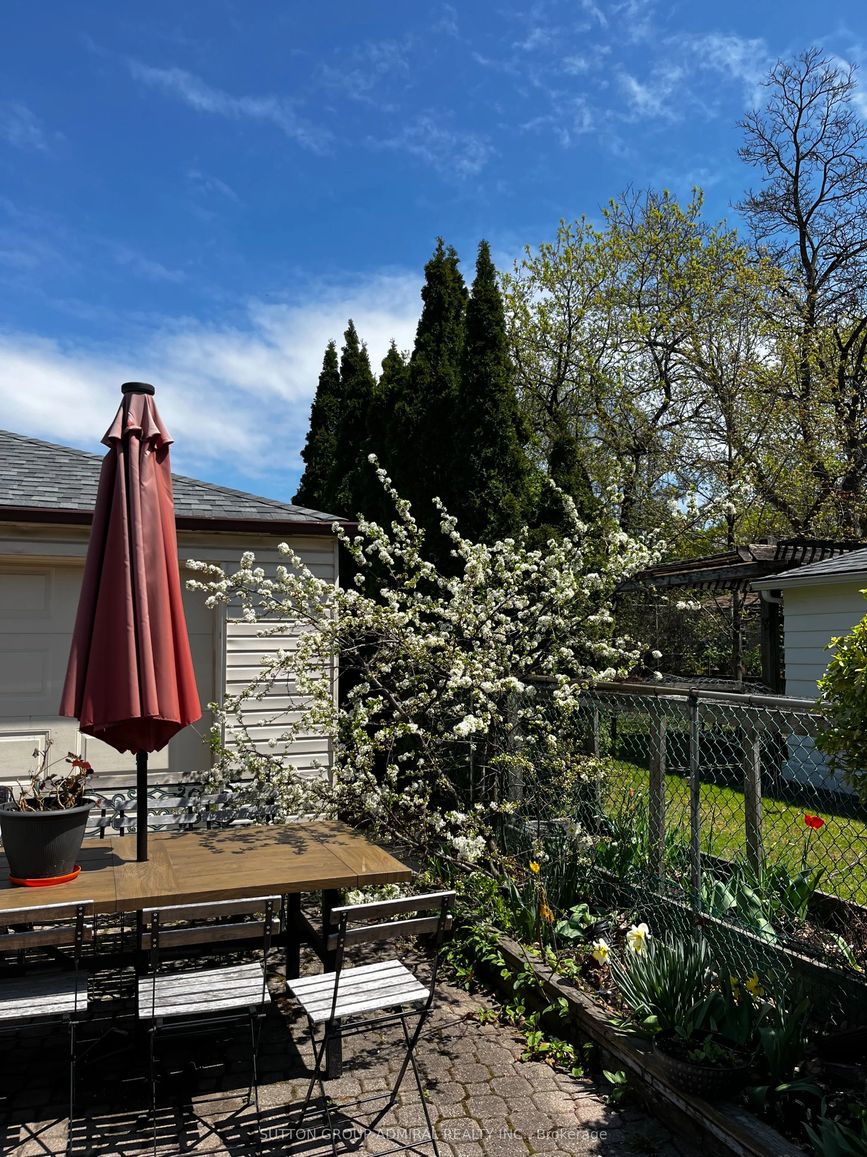 137 Evelyn Avenue