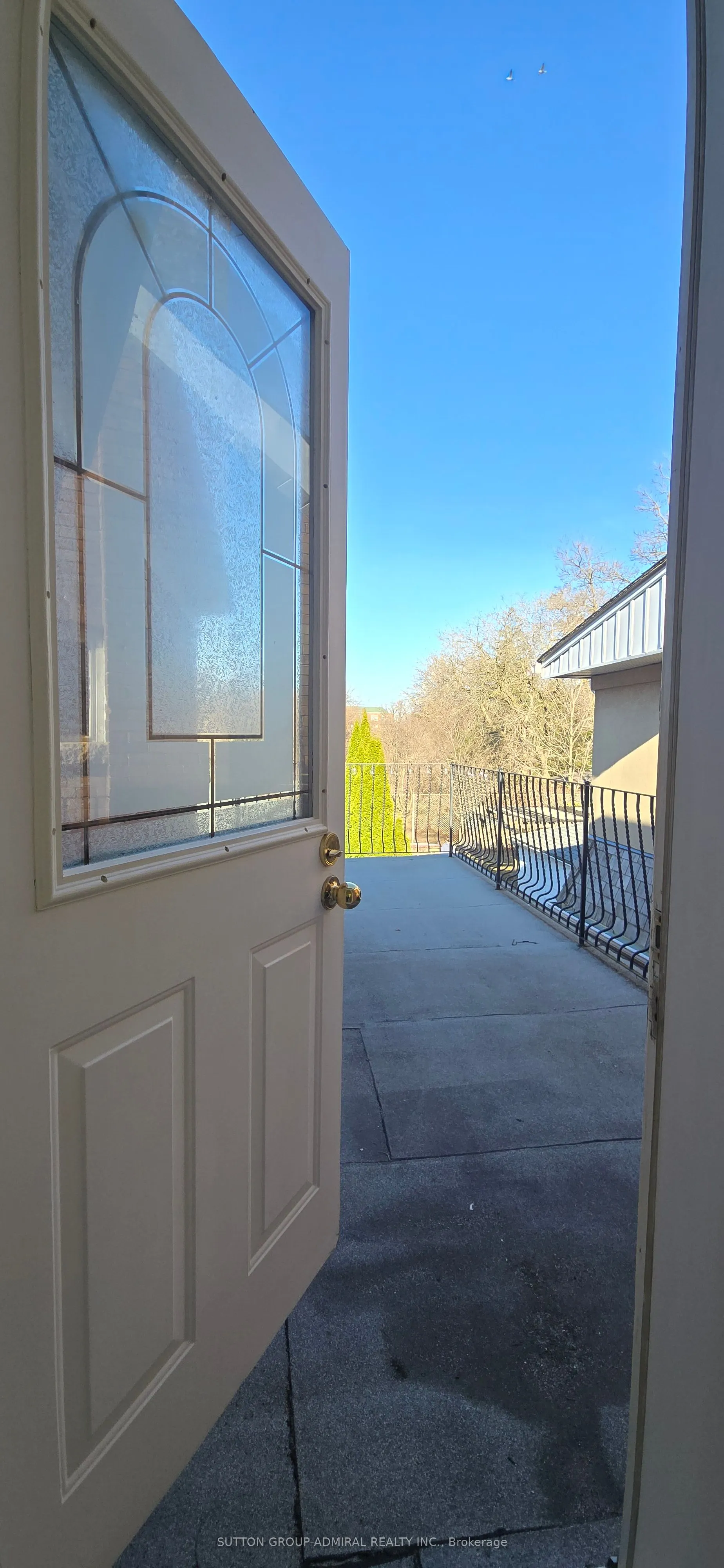 137 Evelyn Avenue