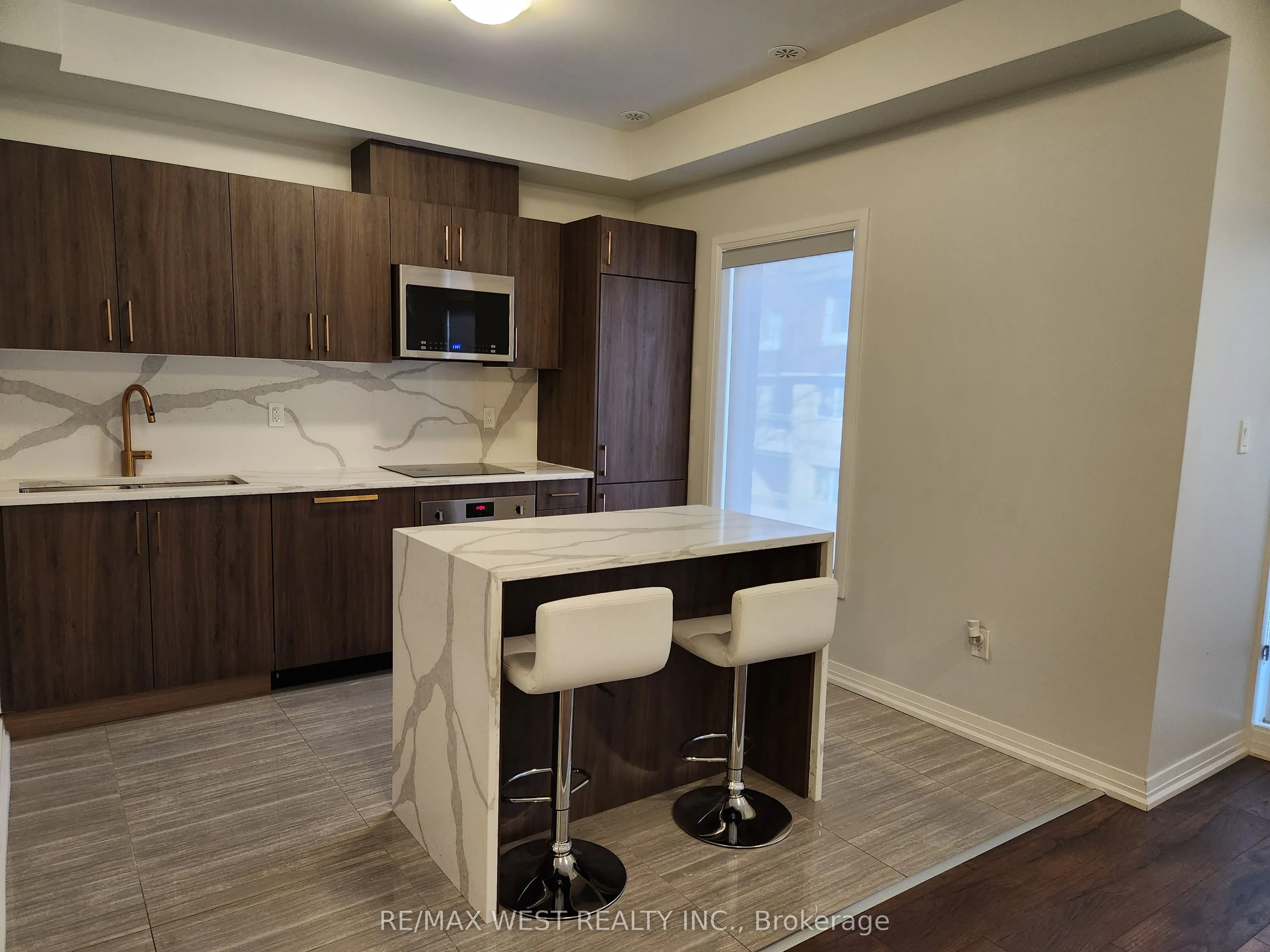 1165 Journeyman Lane, #215
