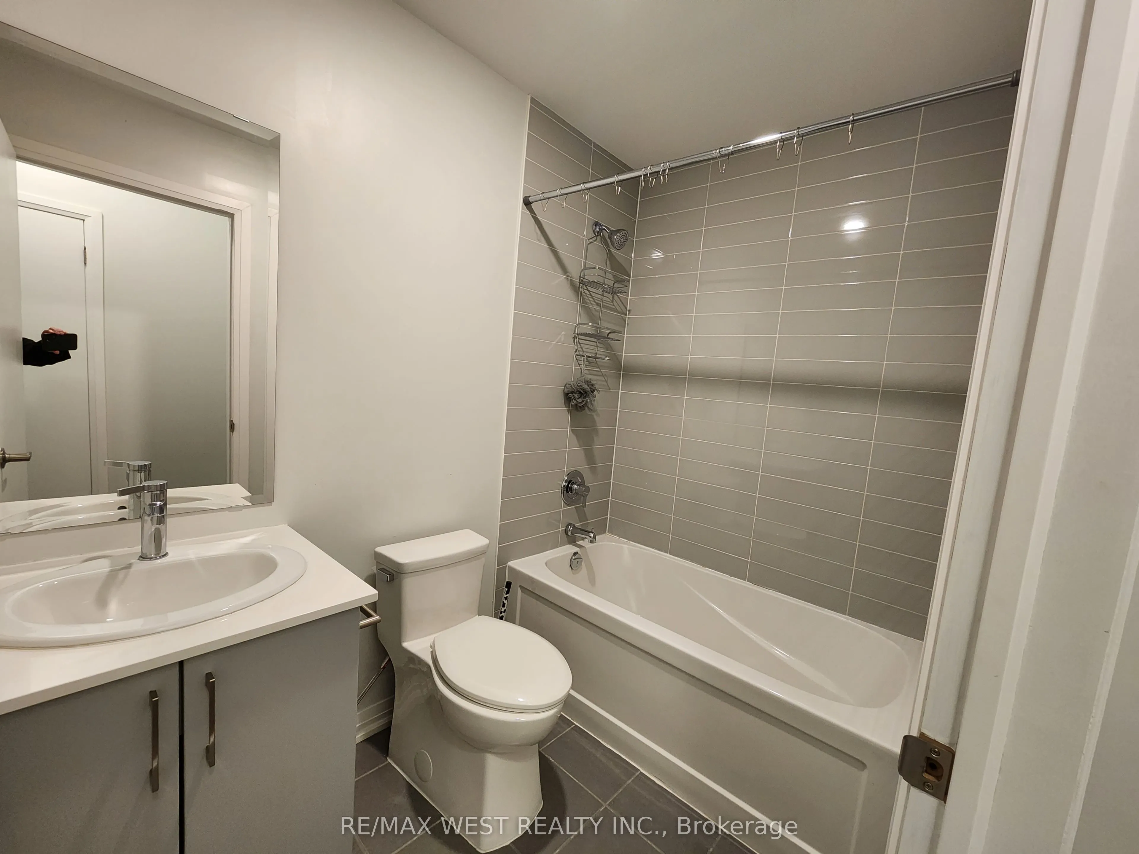 1165 Journeyman Lane, #215