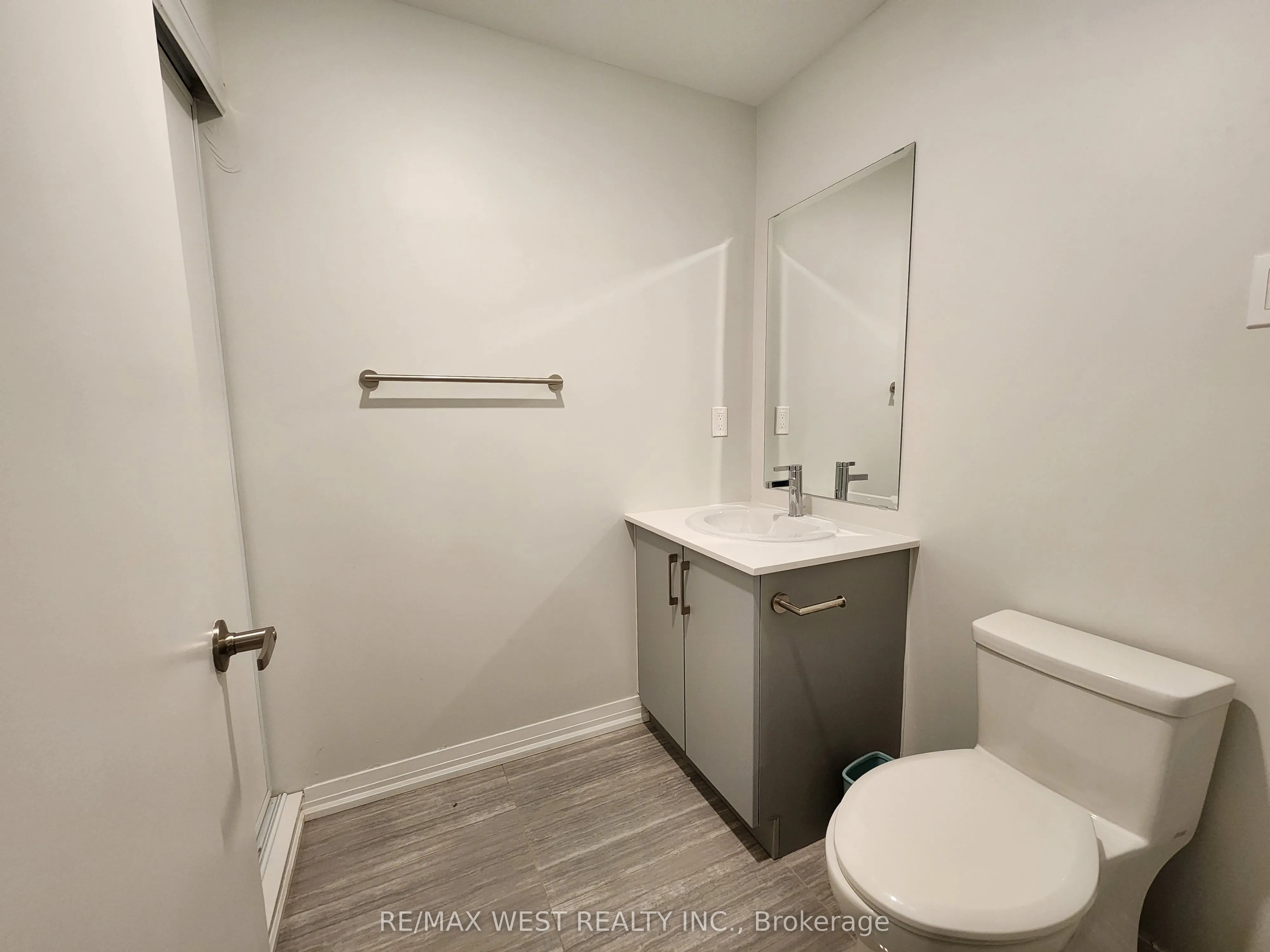1165 Journeyman Lane, #215