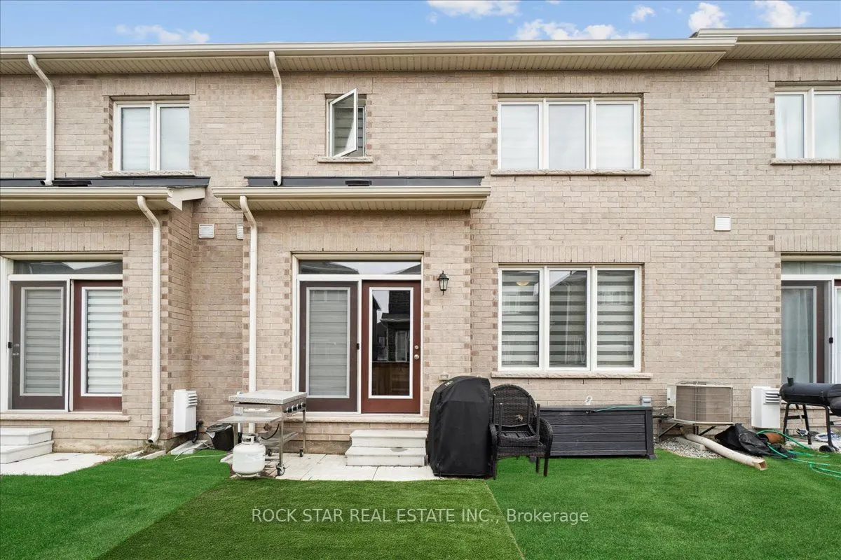 1560 Moira Crescent