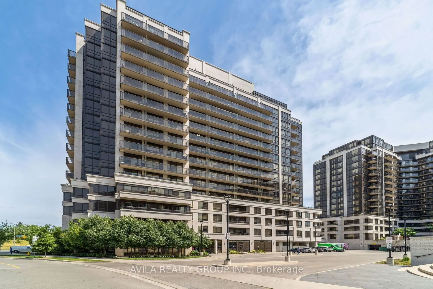 1 De Boers Drive, #606