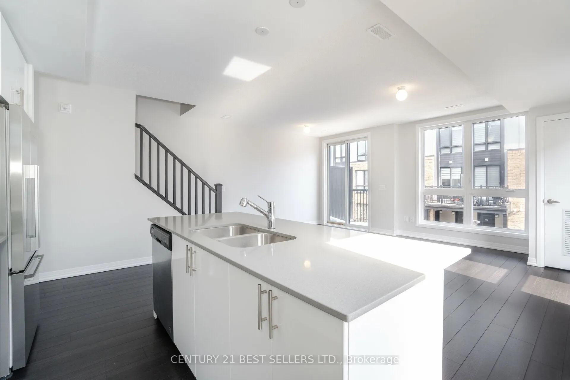 1208 Main Street E #201