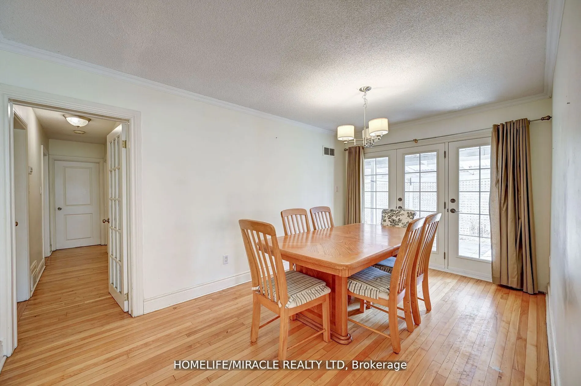 1235 Old River Road