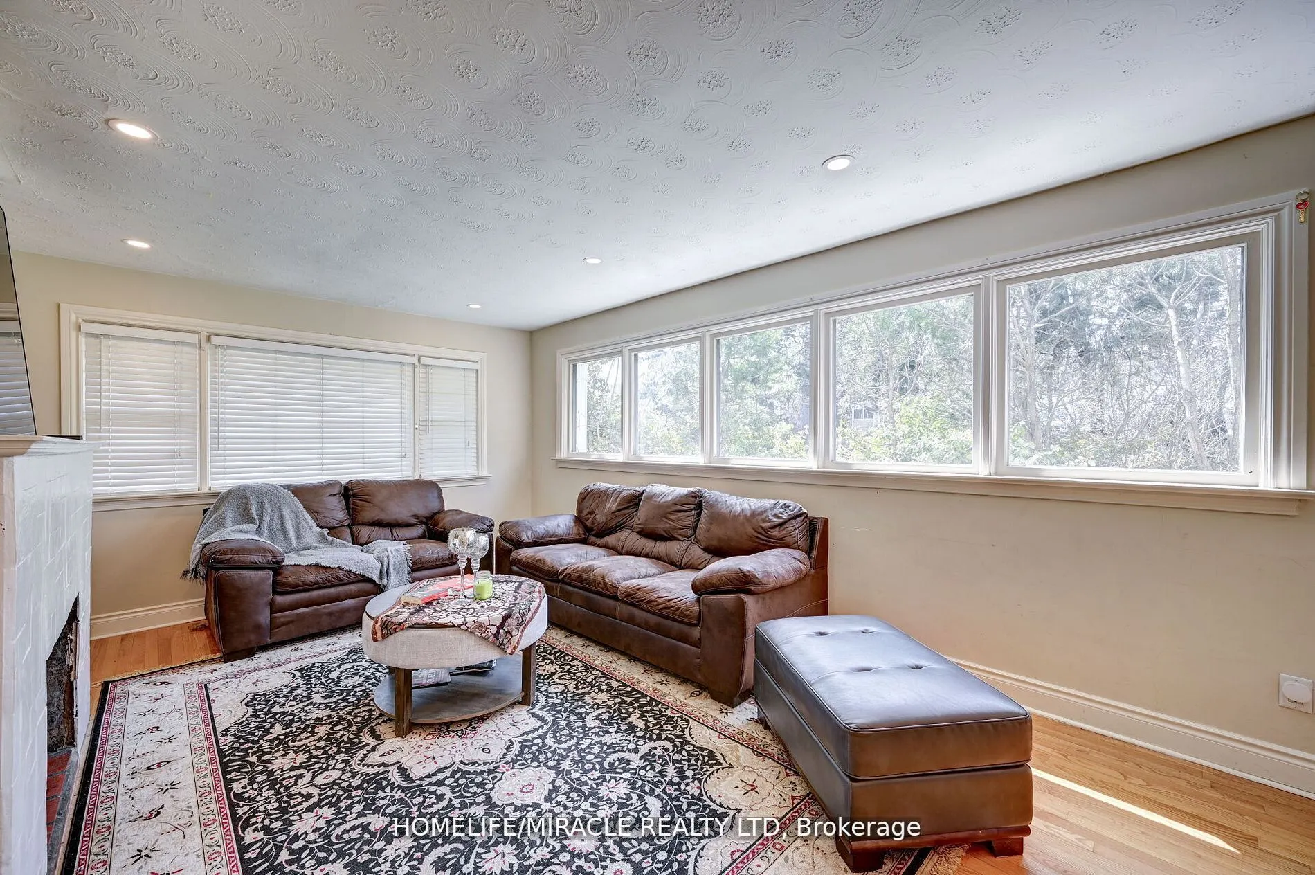 1235 Old River Road