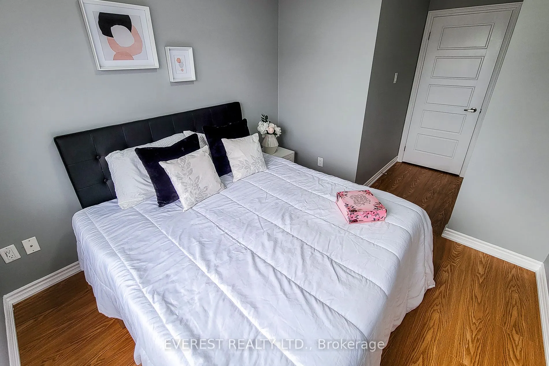 165 Hampshire Way, #80