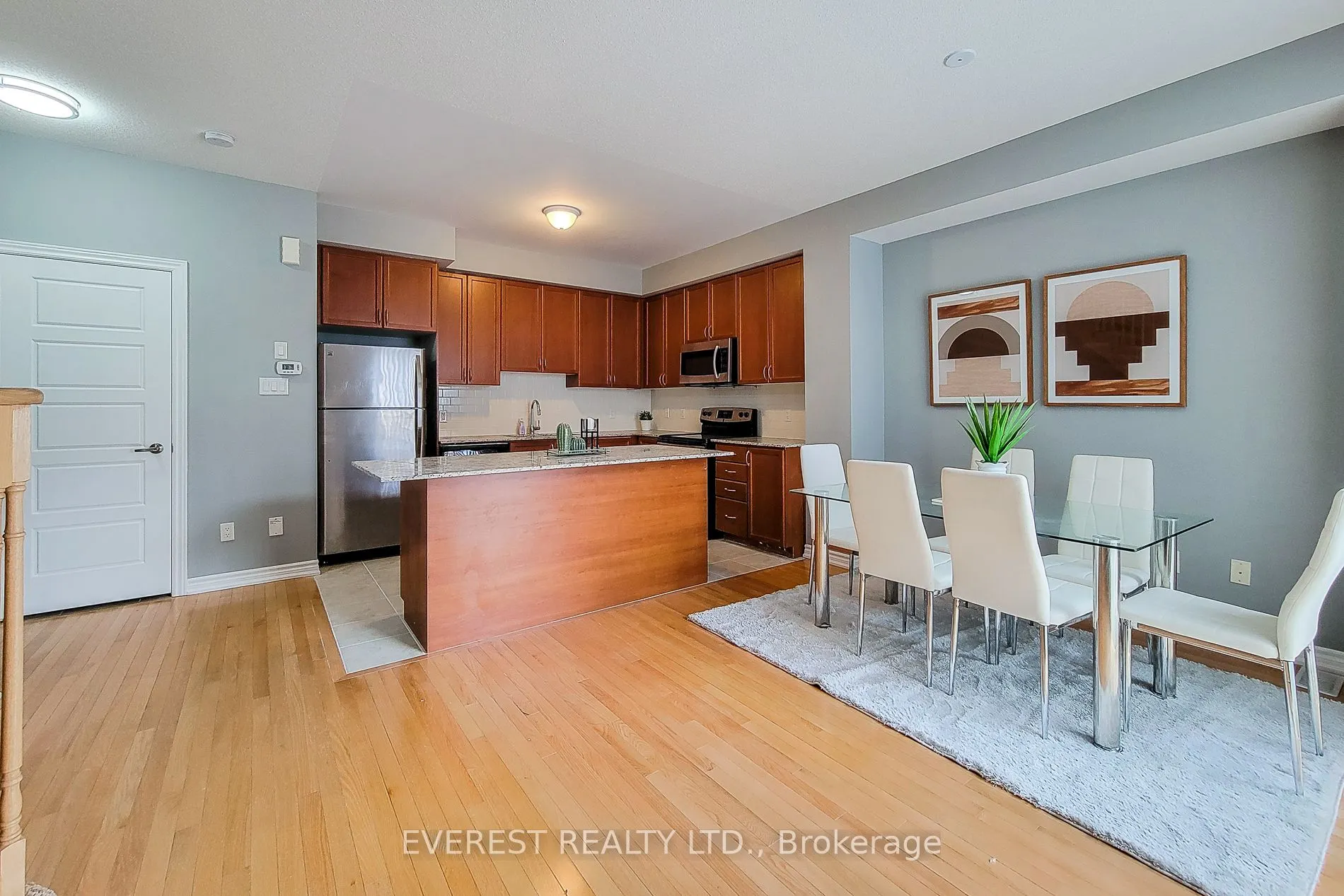 165 Hampshire Way, #80