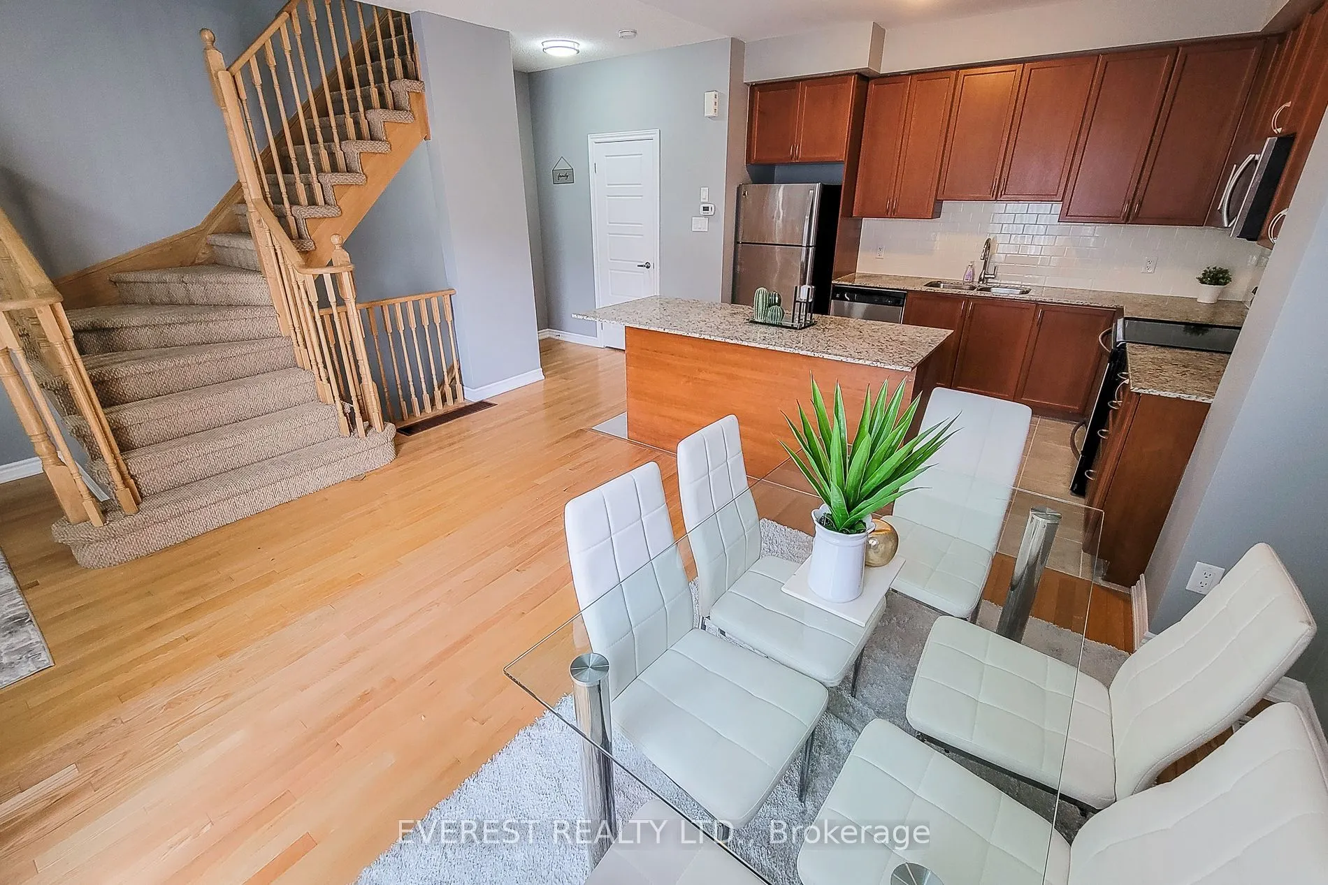 165 Hampshire Way, #80