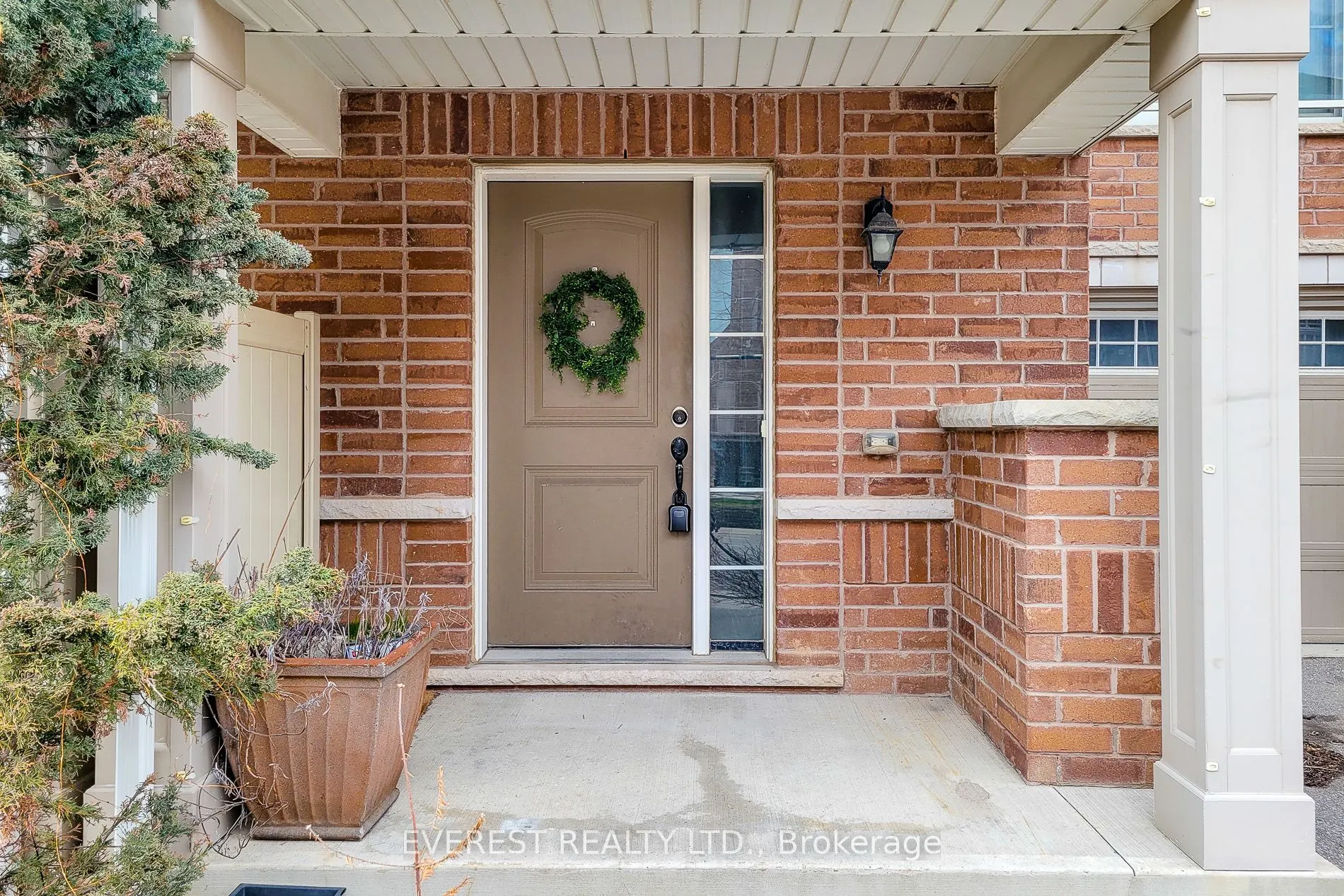 165 Hampshire Way, #80