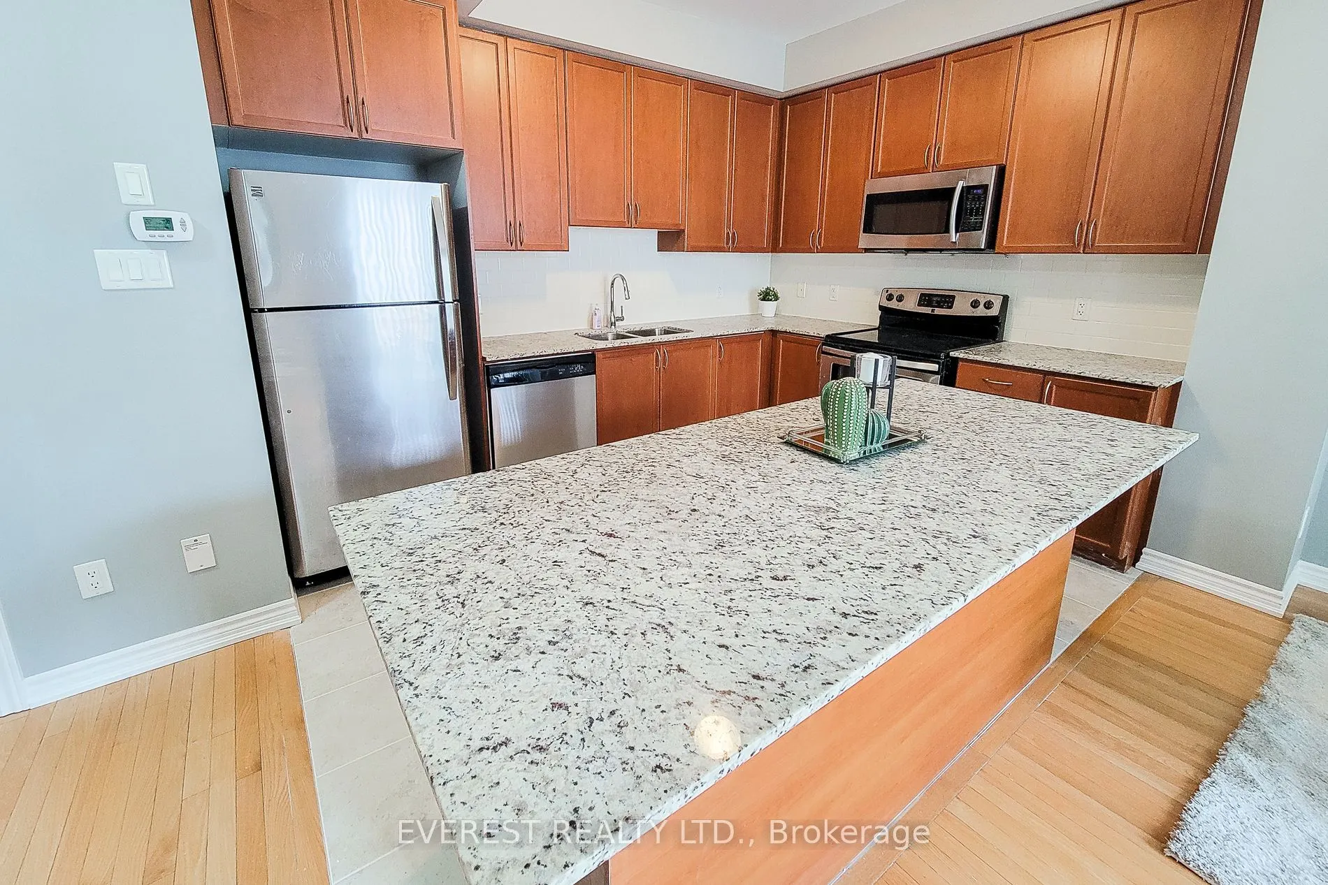 165 Hampshire Way, #80