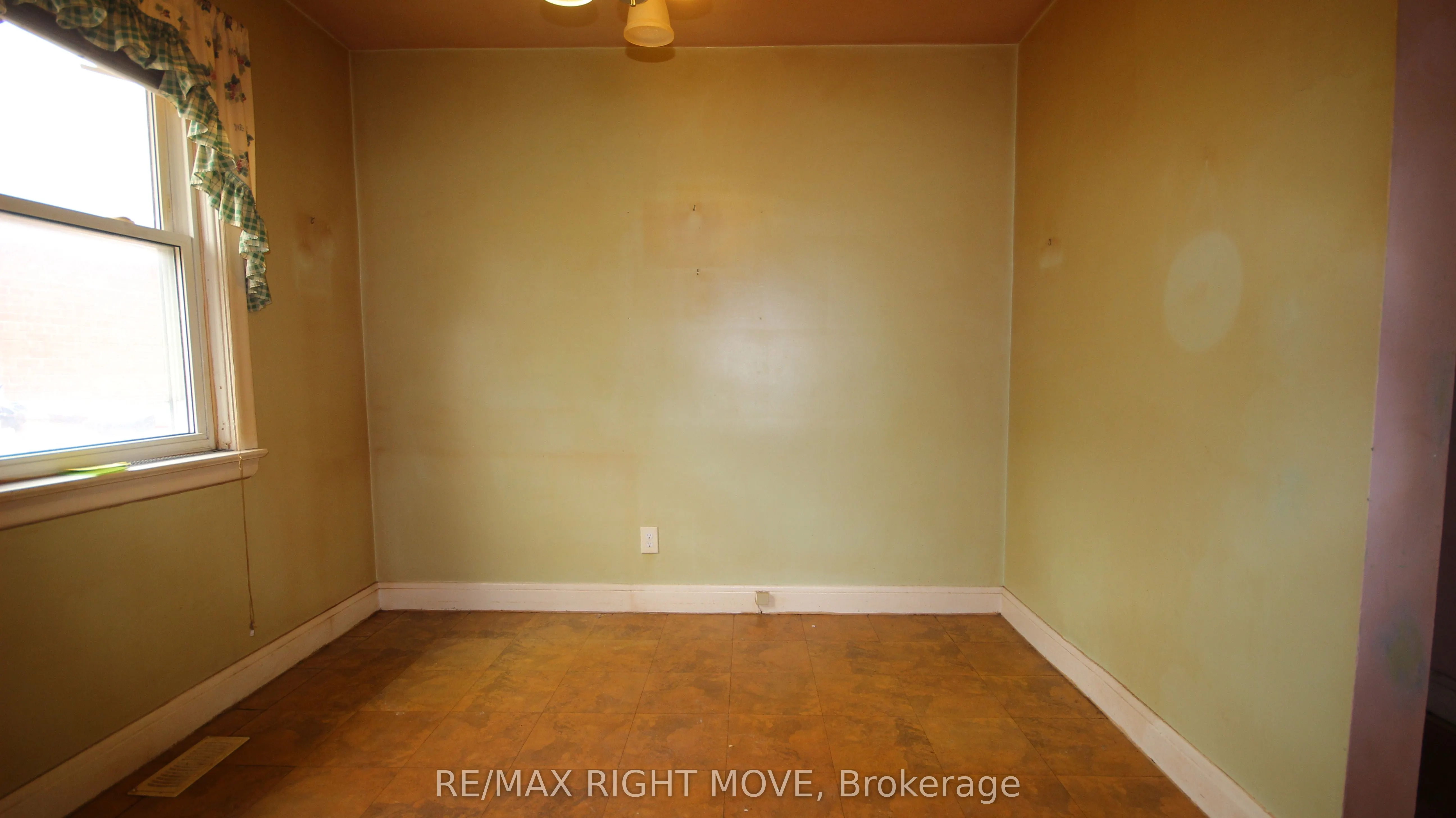 24 Silvercrest Avenue