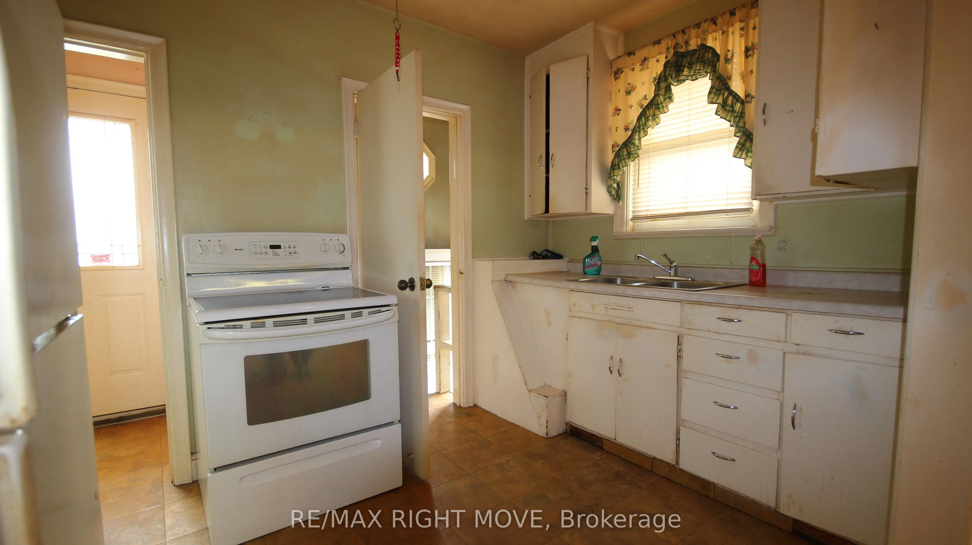 24 Silvercrest Avenue