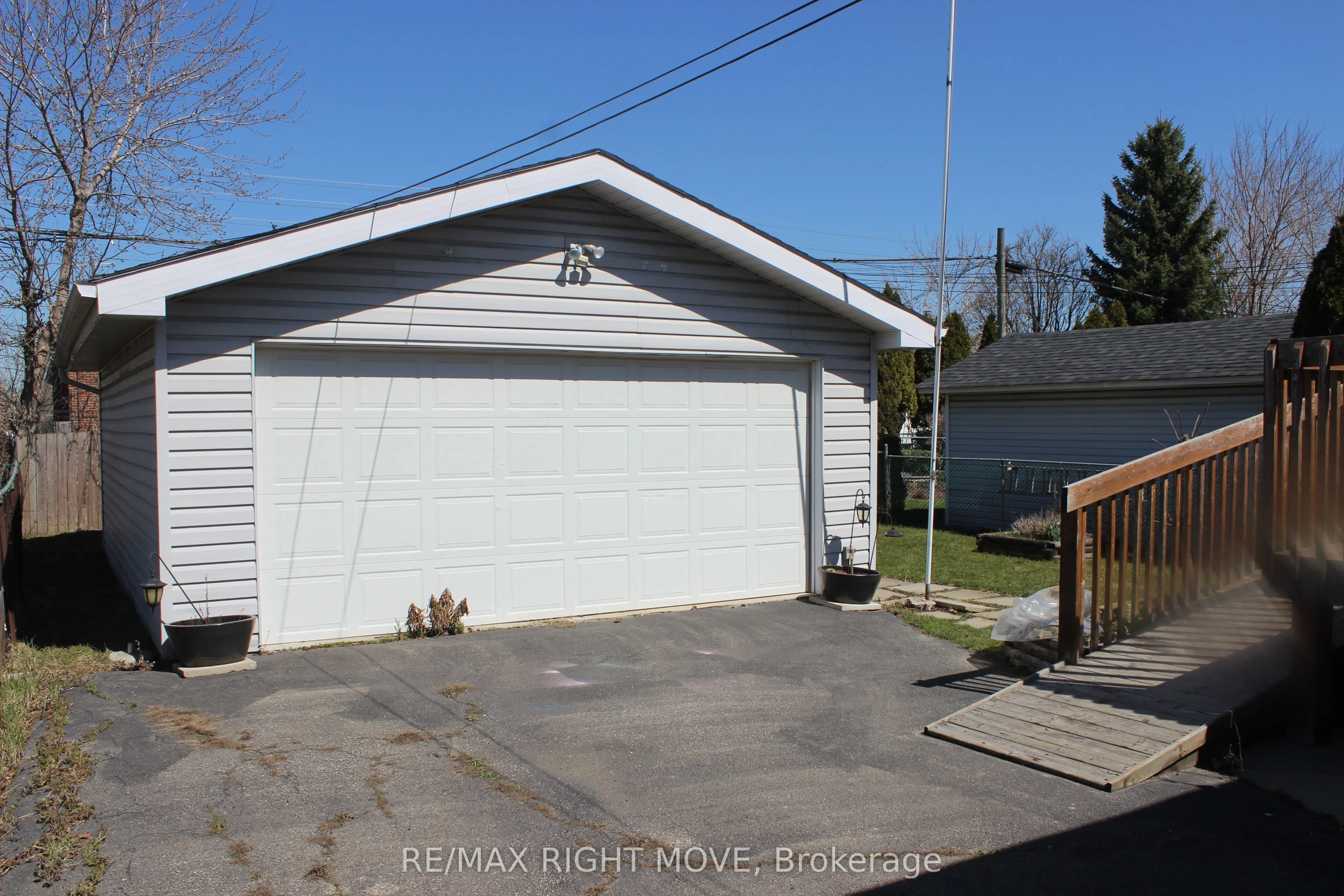 24 Silvercrest Avenue