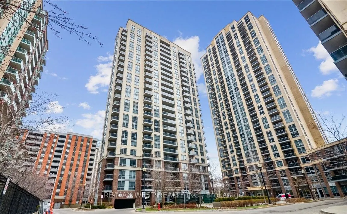 5 Michael Power Place, #902