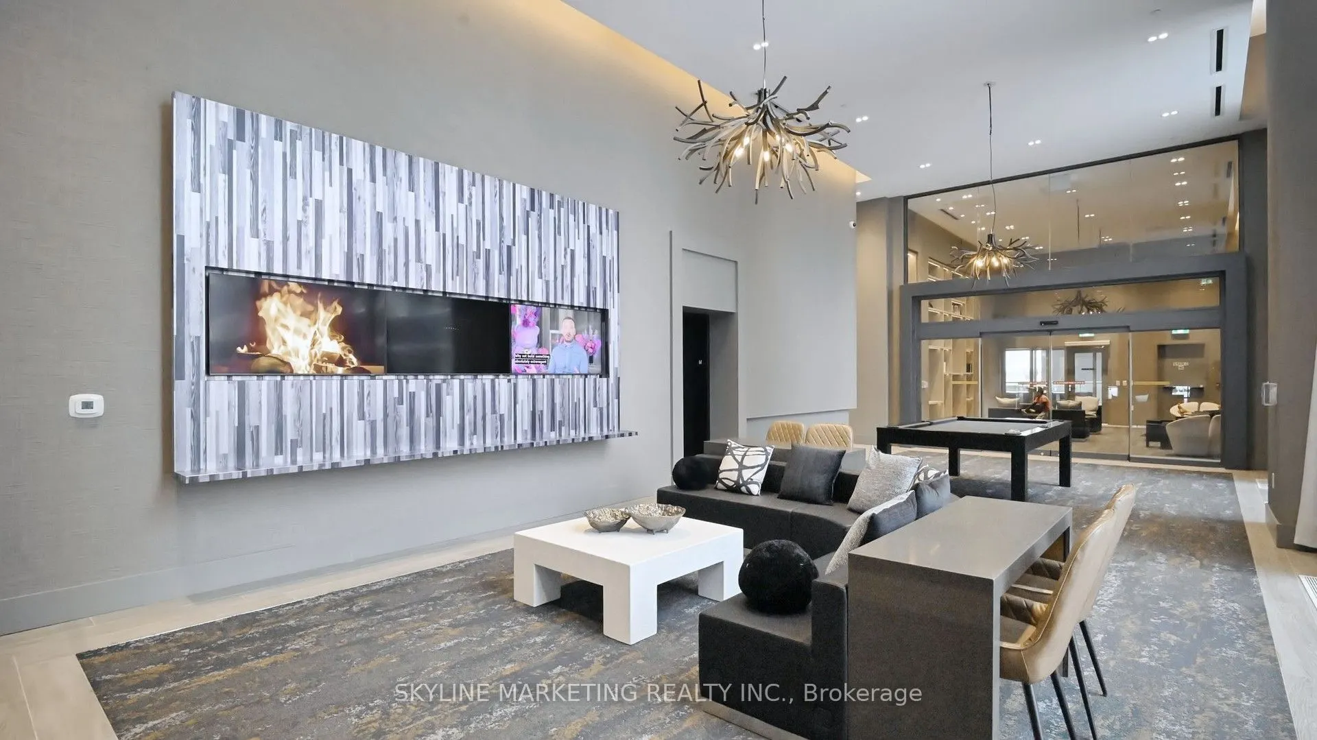 2450 Old Bronte Road, #102