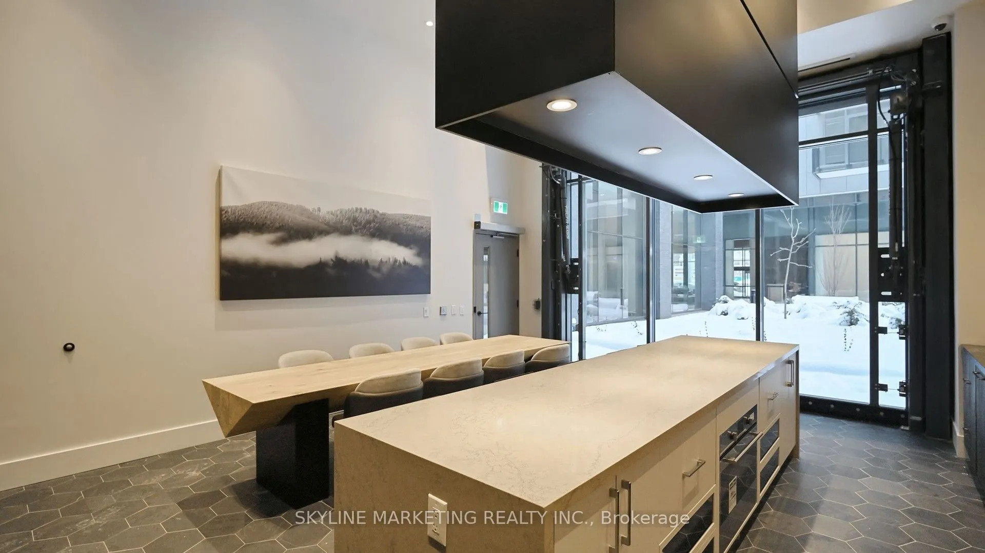 2450 Old Bronte Road, #102
