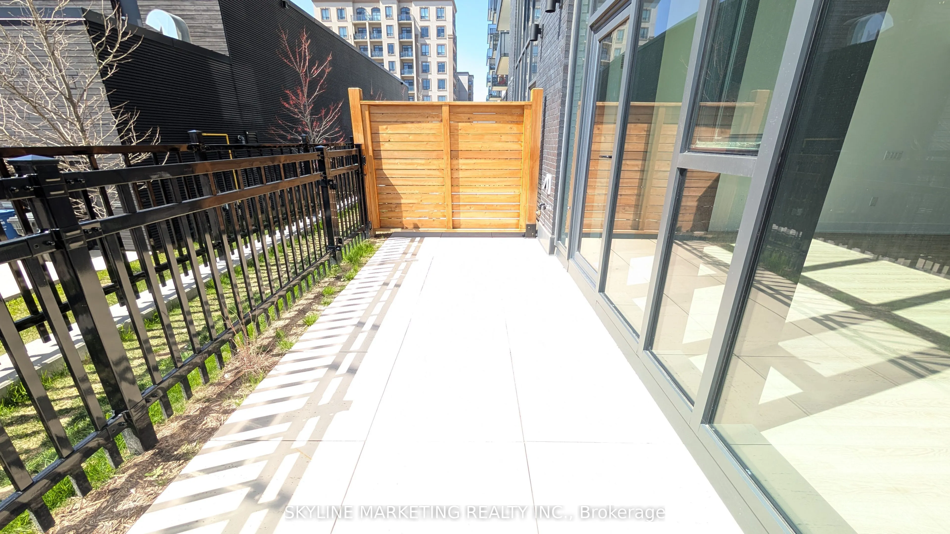 2450 Old Bronte Road, #102