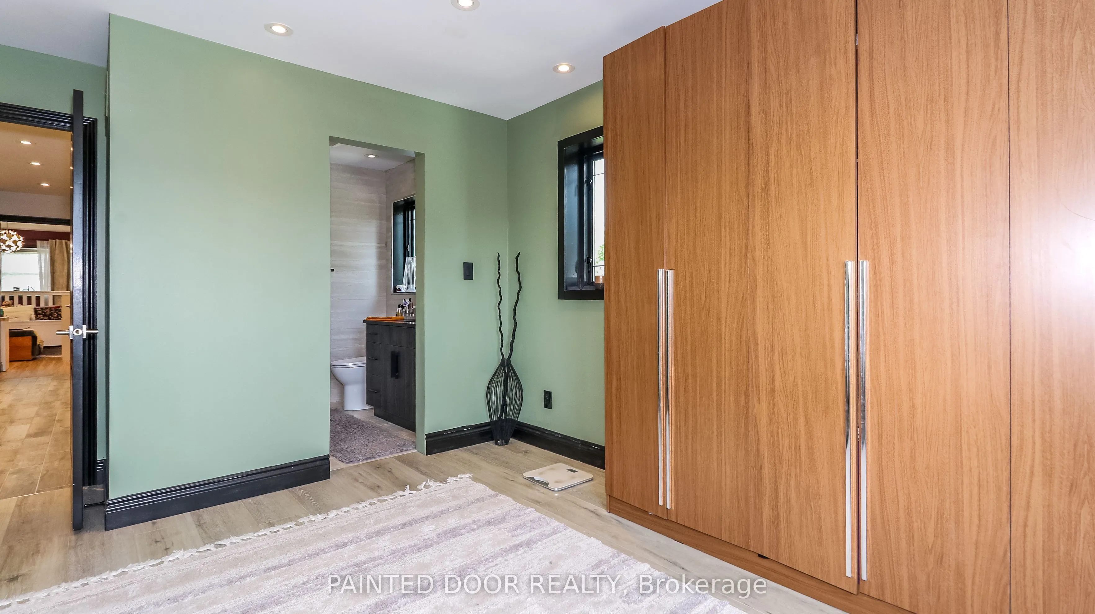 20 Manett Crescent