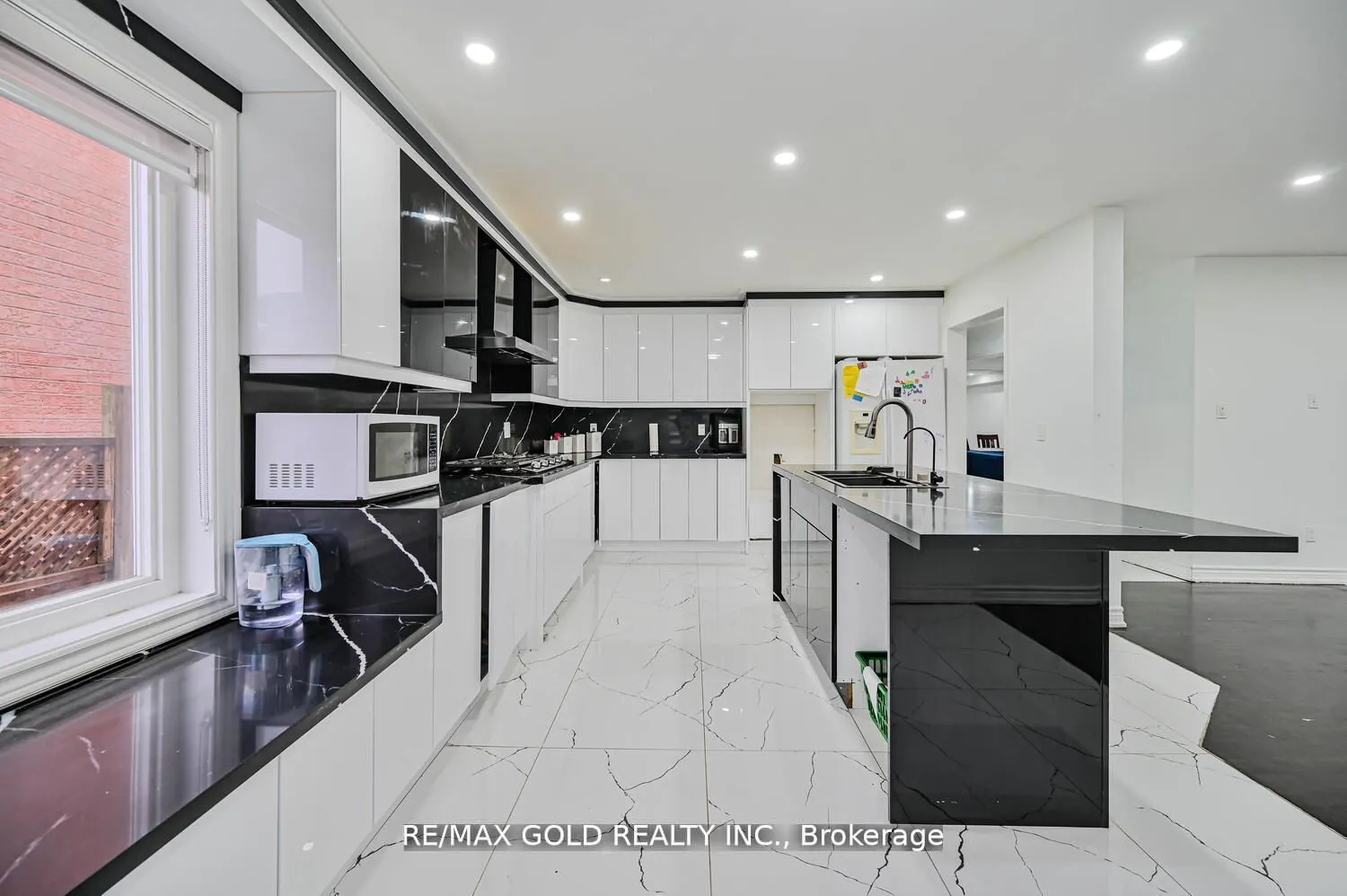 247 Cresthaven Road