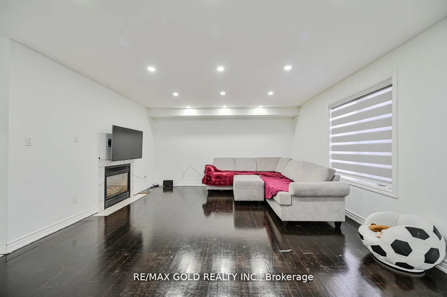 247 Cresthaven Road