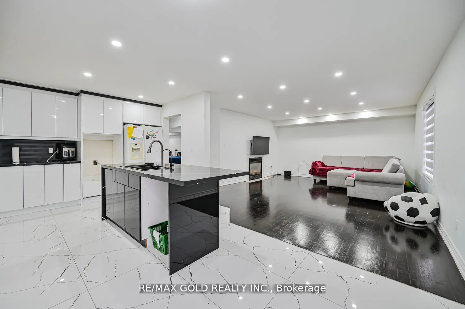 247 Cresthaven Road