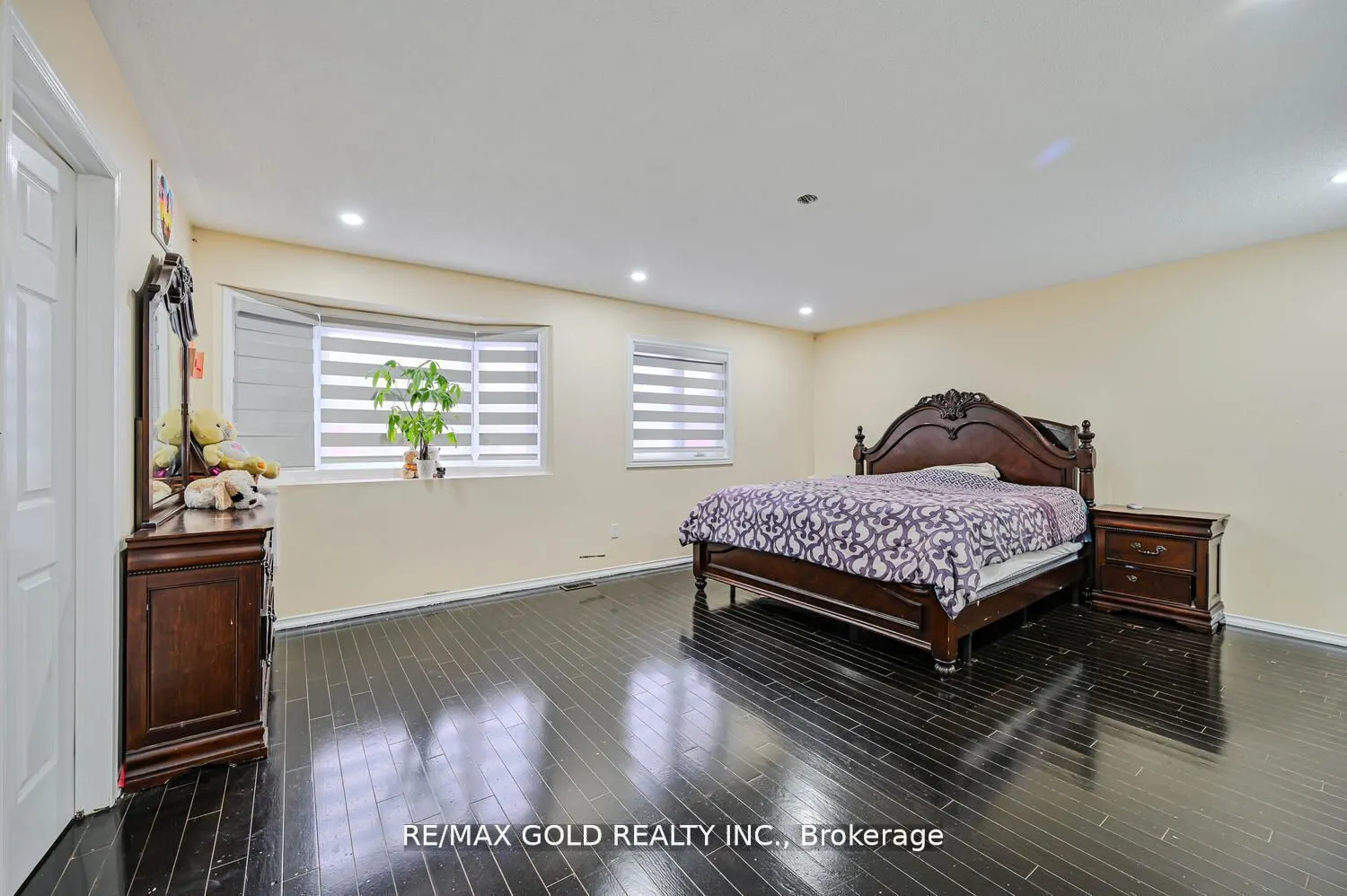 247 Cresthaven Road