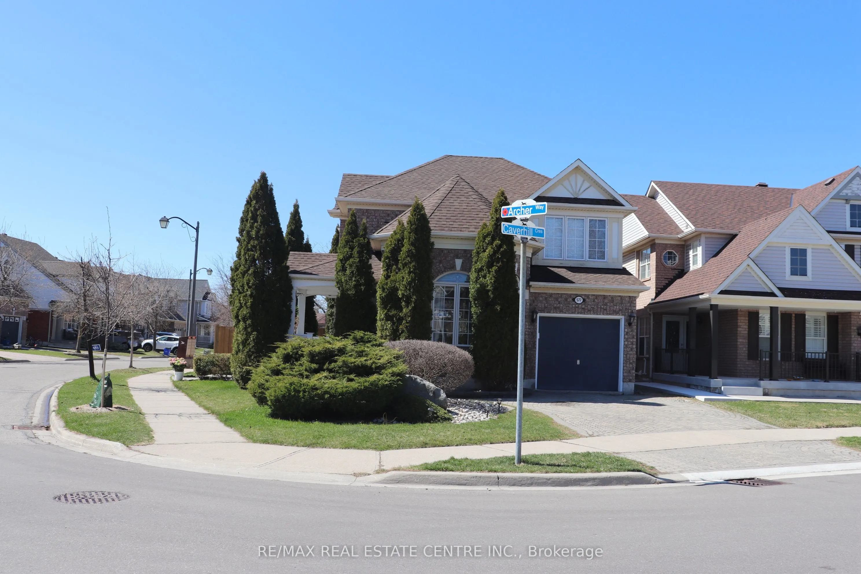 577 Caverhill Crescent