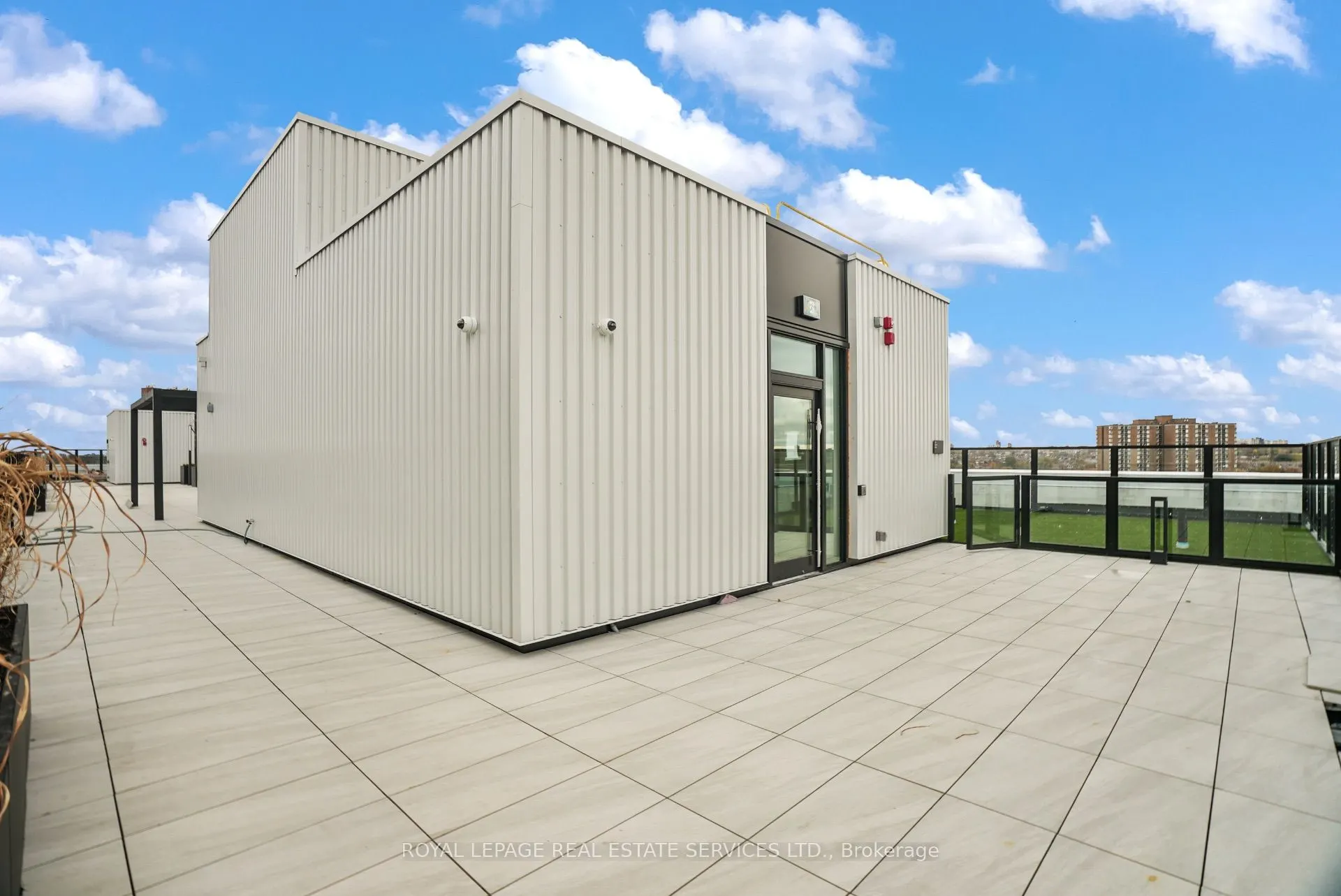 2720 Dundas Street W, #302