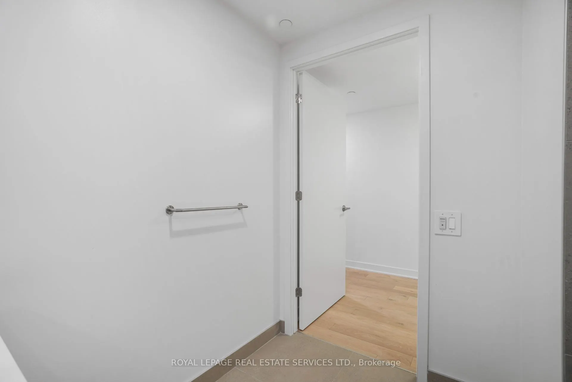 2720 Dundas Street W, #302