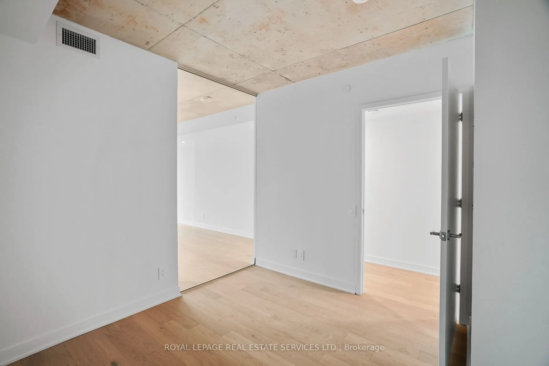 2720 Dundas Street W, #302