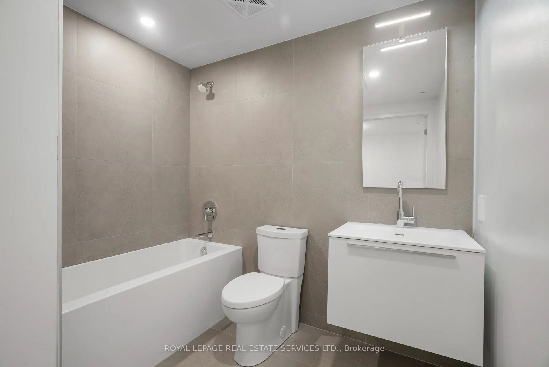 2720 Dundas Street W, #302