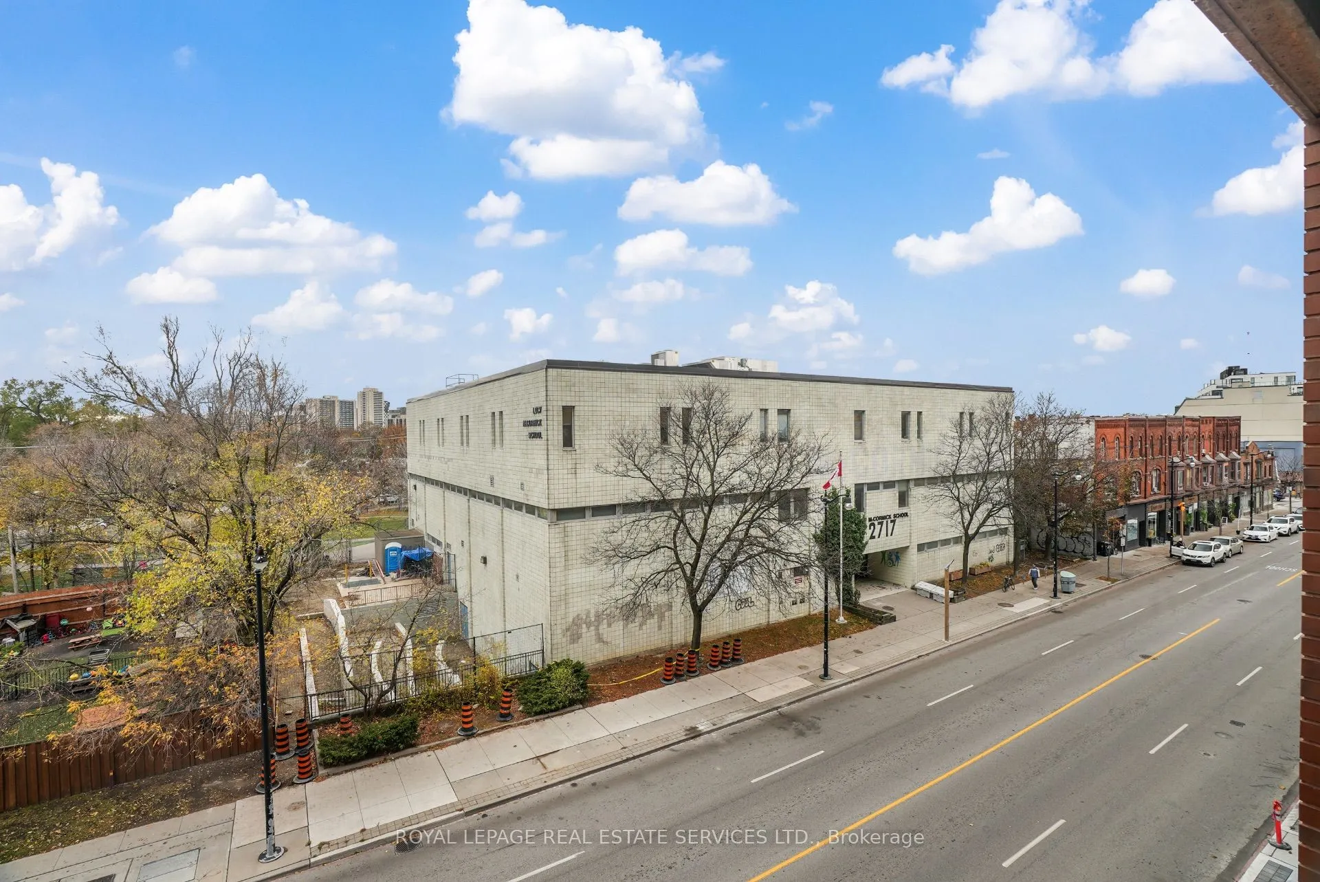 2720 Dundas Street W, #302