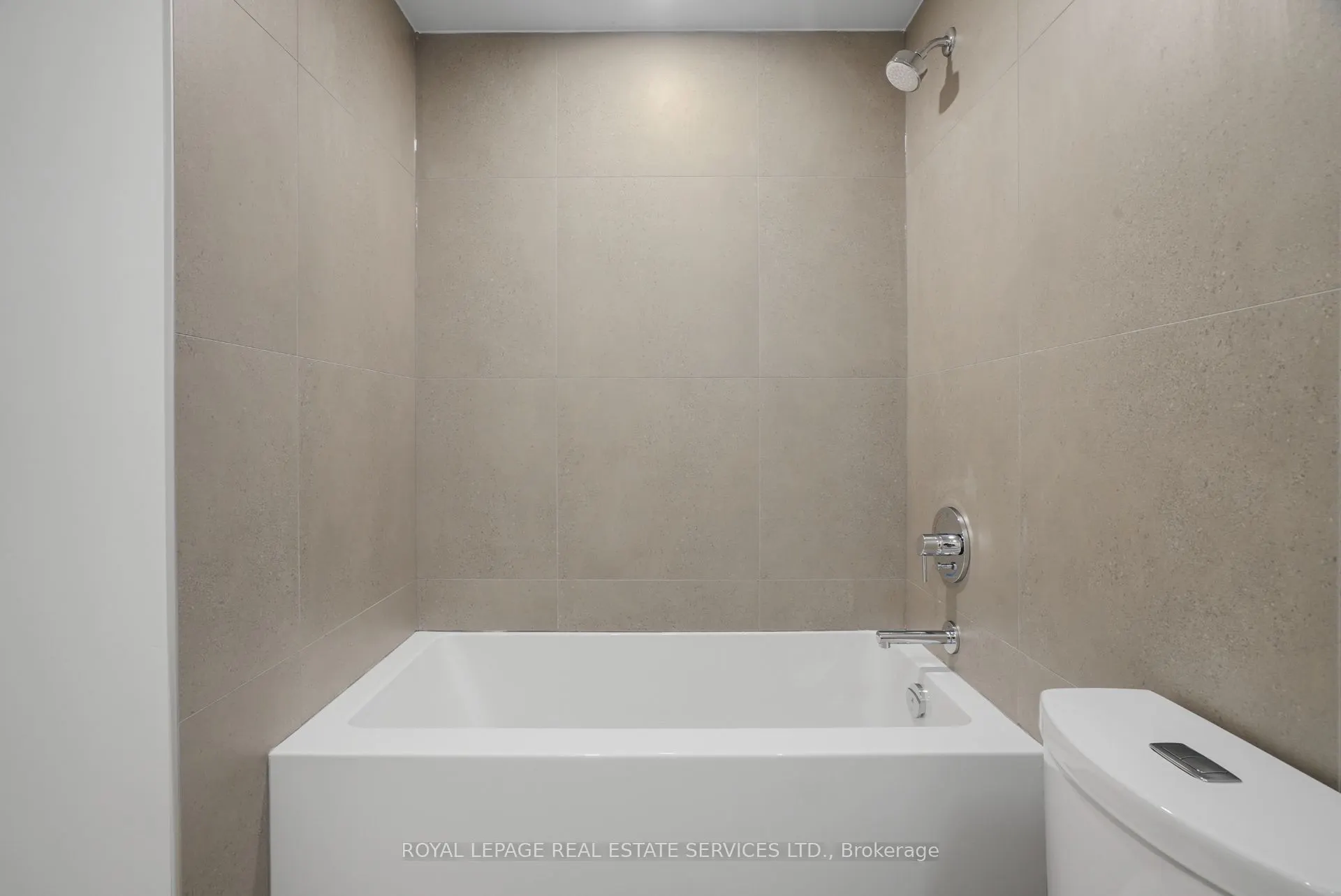 2720 Dundas Street W, #302