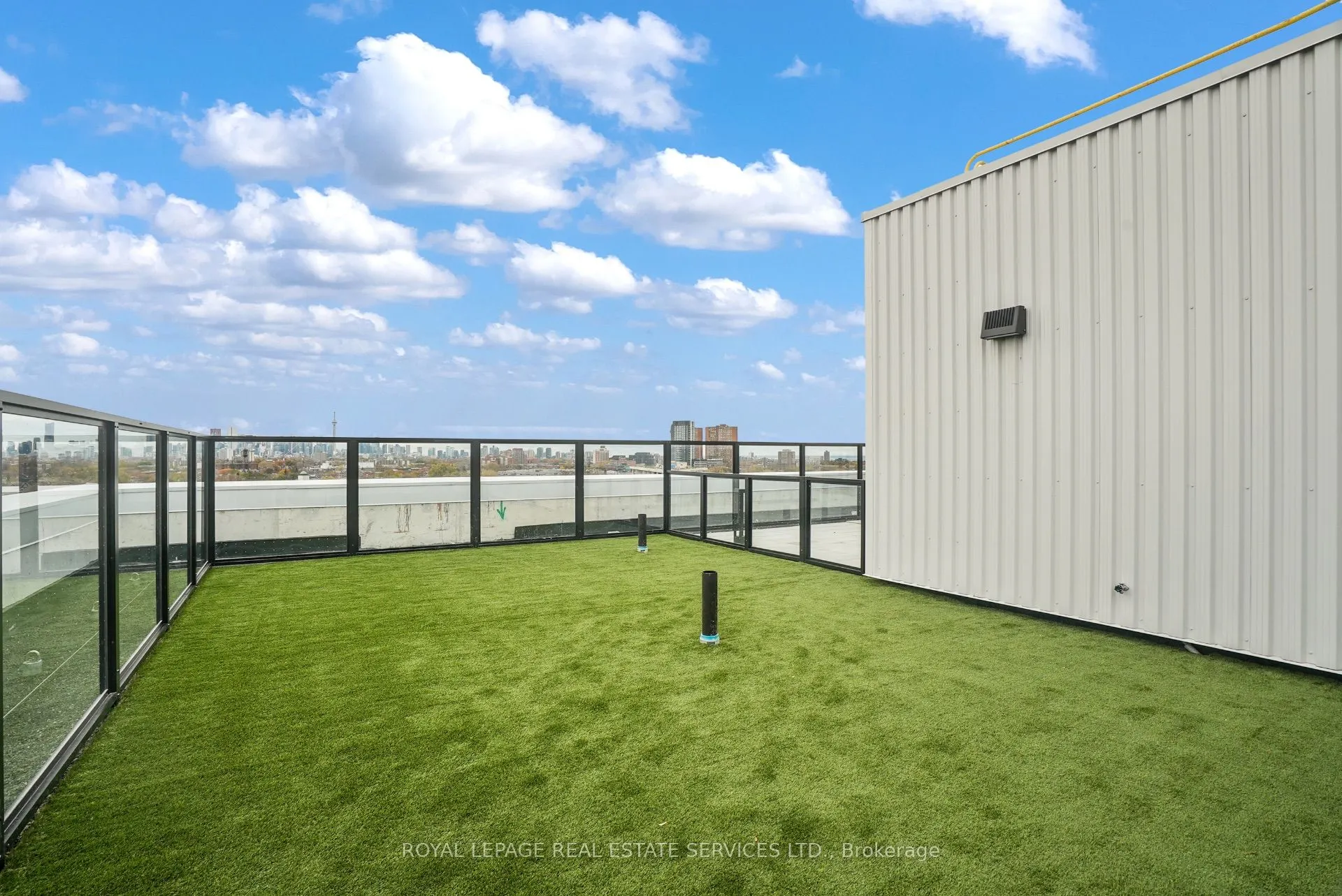 2720 Dundas Street W, #302