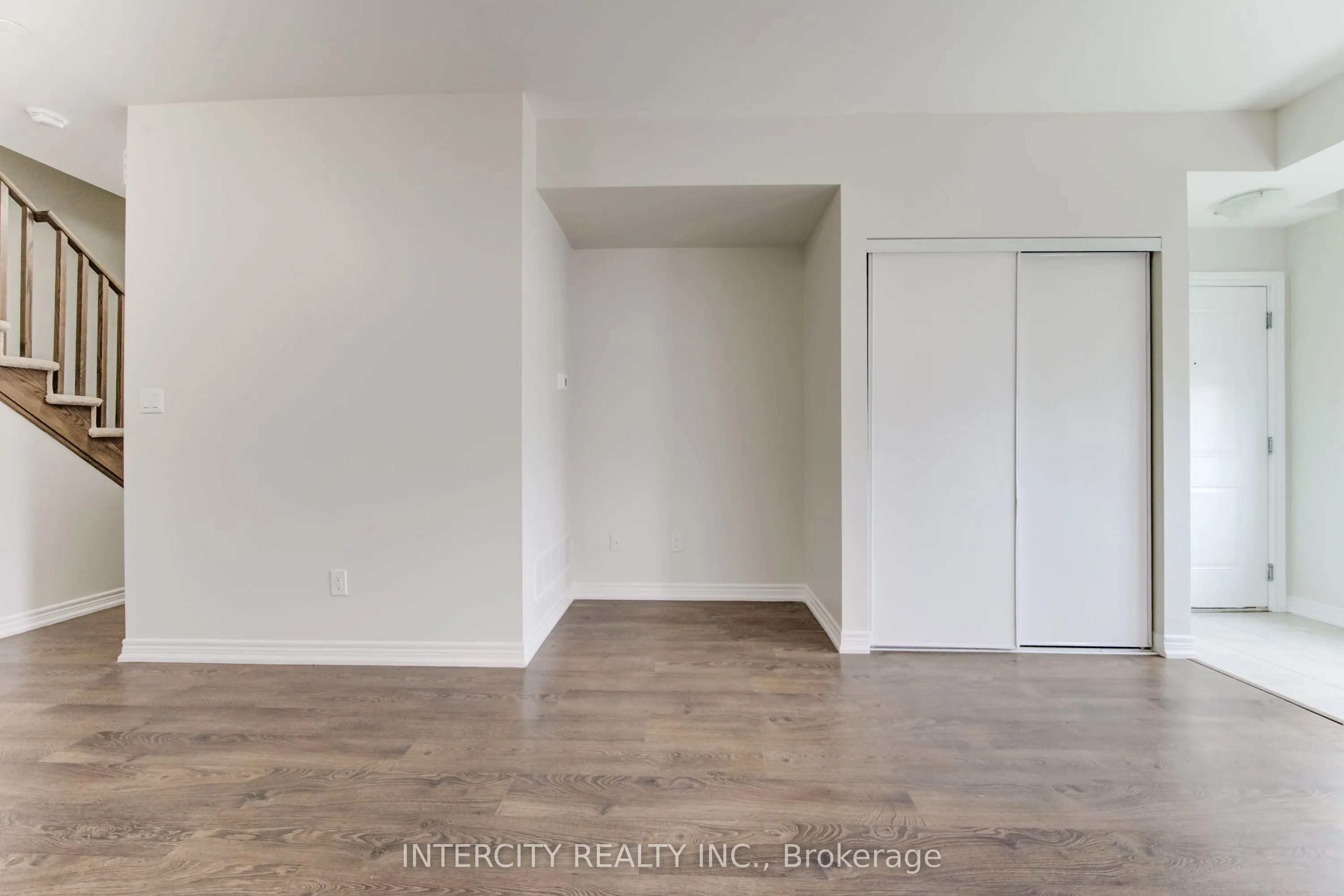 2205 LILLYKIN Street #4