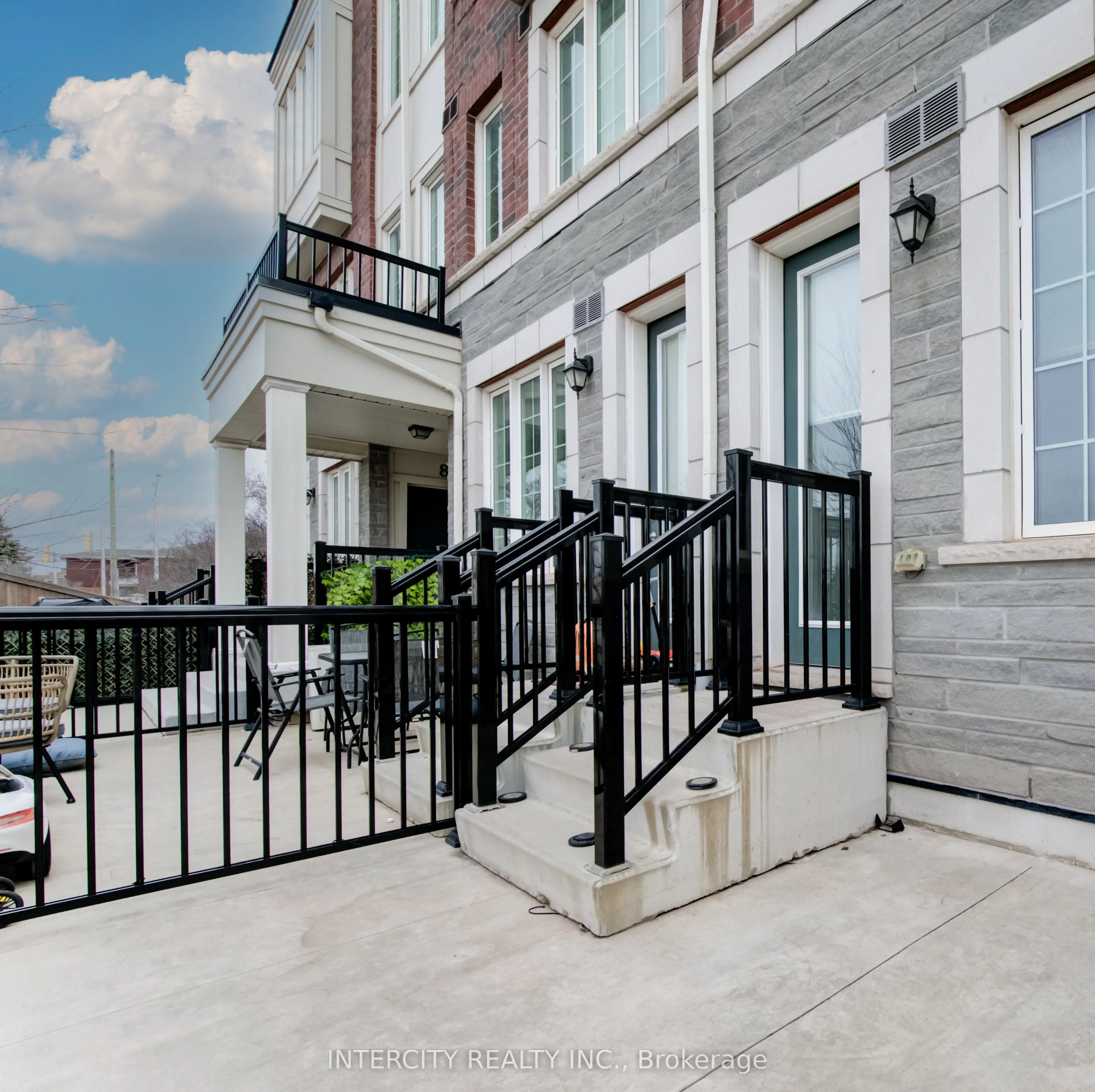 2205 LILLYKIN Street #4