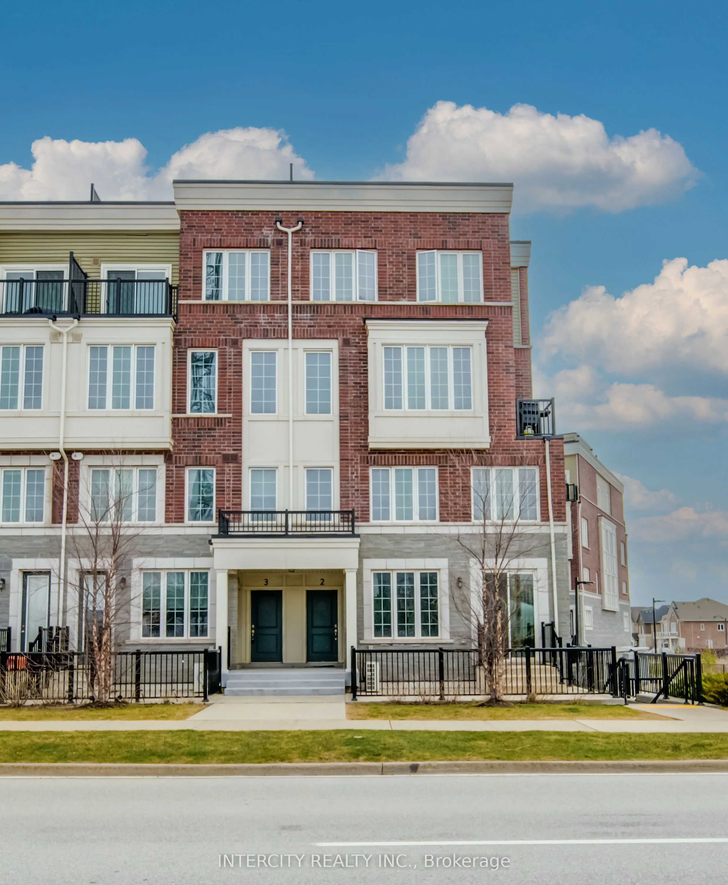 2205 LILLYKIN Street #4