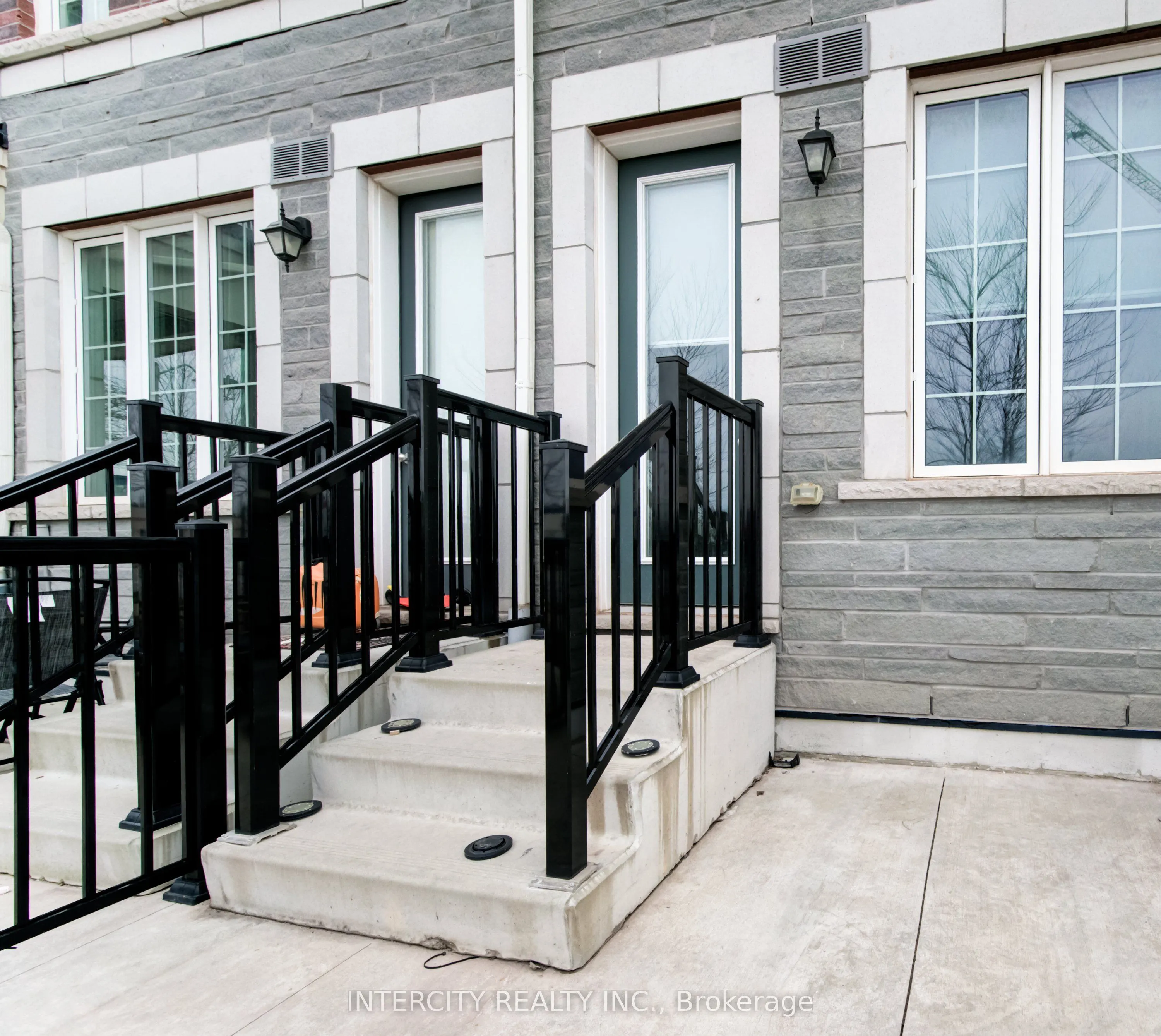 2205 LILLYKIN Street #4