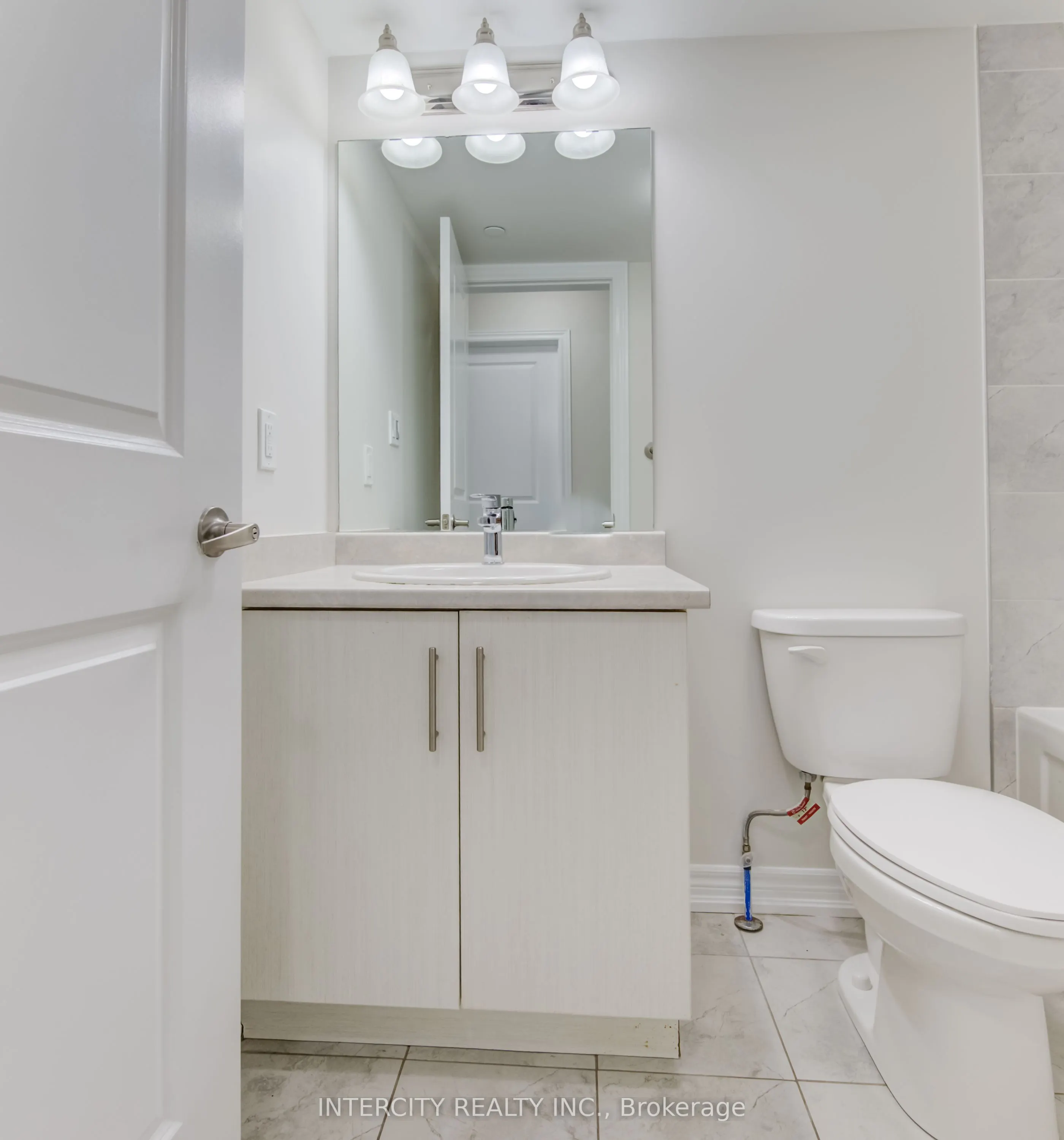 2205 LILLYKIN Street #4