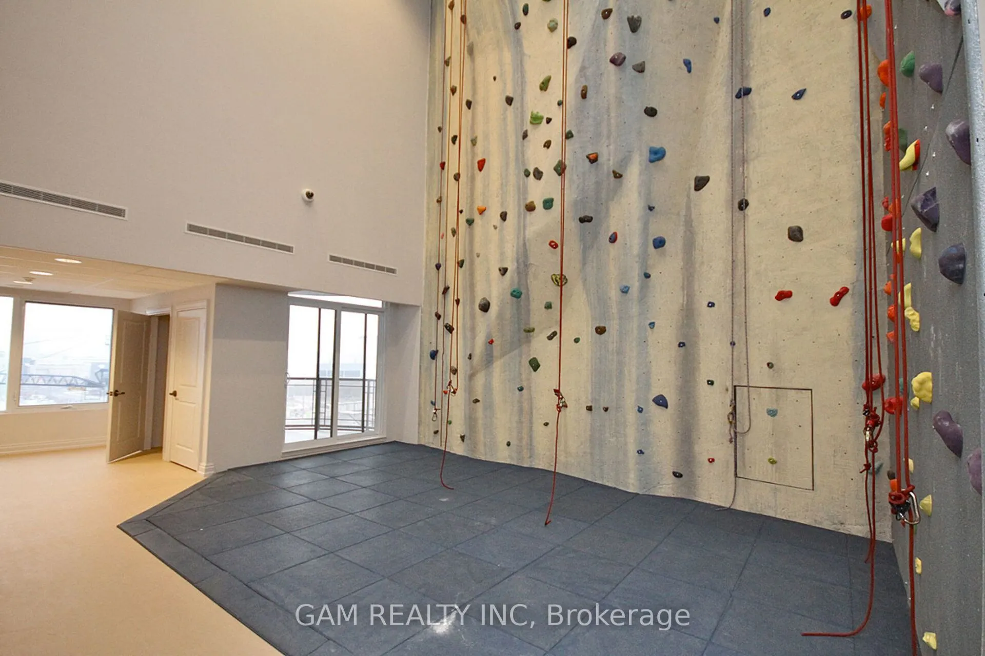 385 Prince Of Wales Drive, #1102