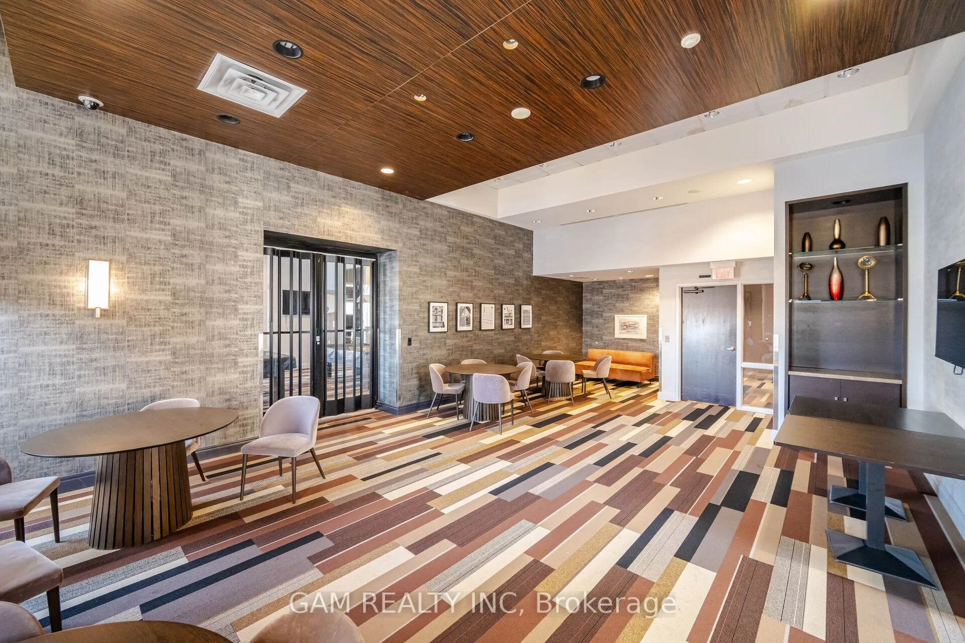 385 Prince Of Wales Drive, #1102