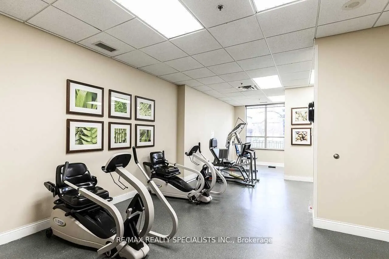 810 Scollard Court, #902