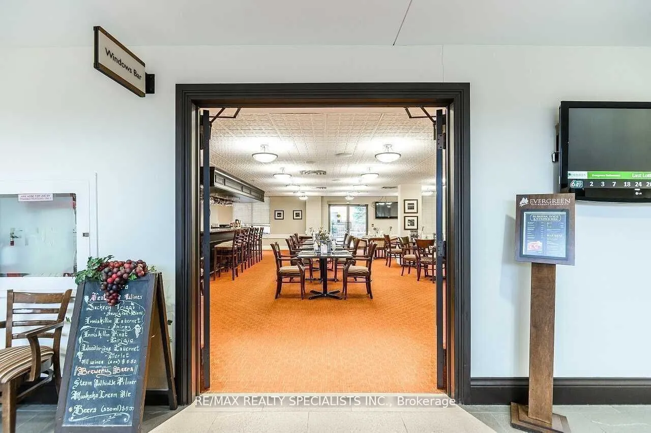 810 Scollard Court, #902