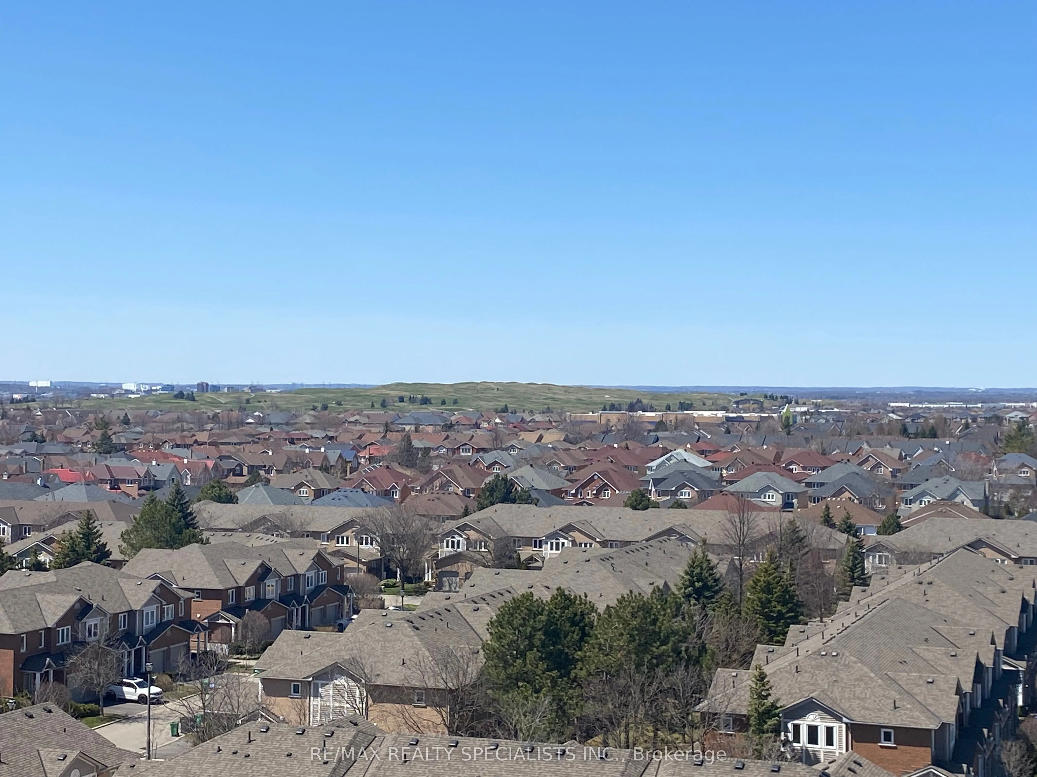 810 Scollard Court, #902