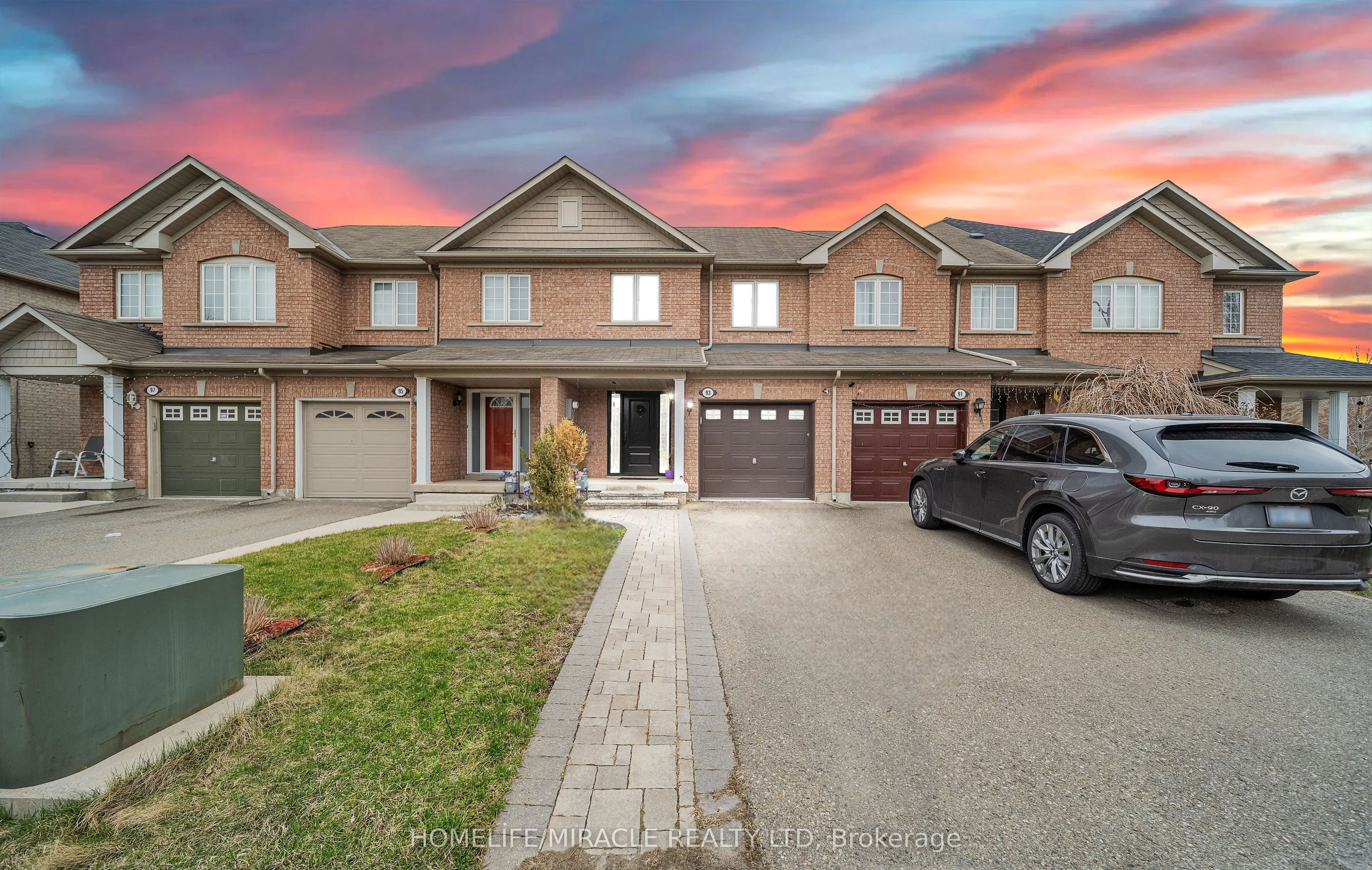 93 Crystal Glen Crescent